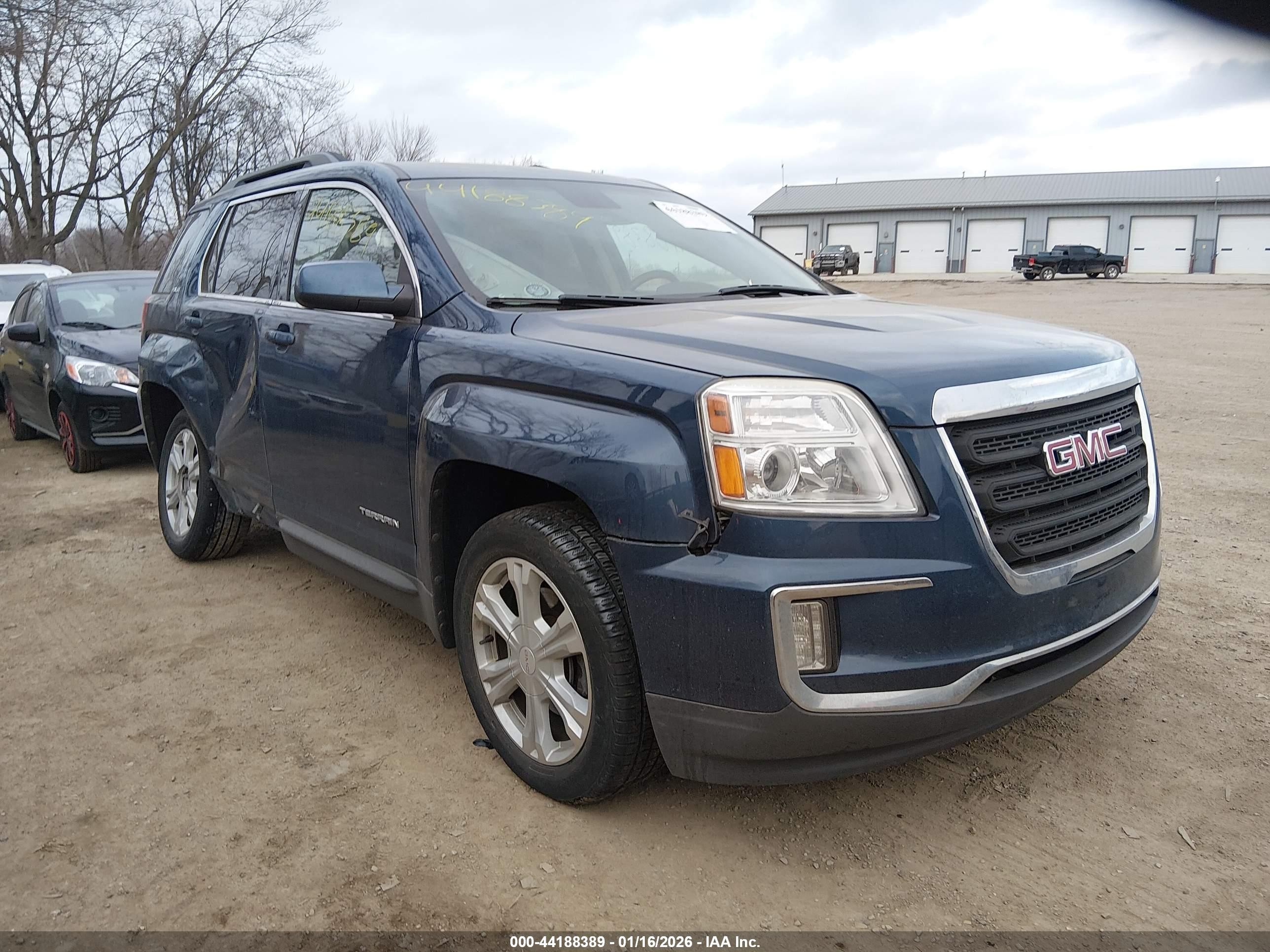 2017 GMC Terrain SLE, VIN 2GKFLTE33H6251589 — Бок