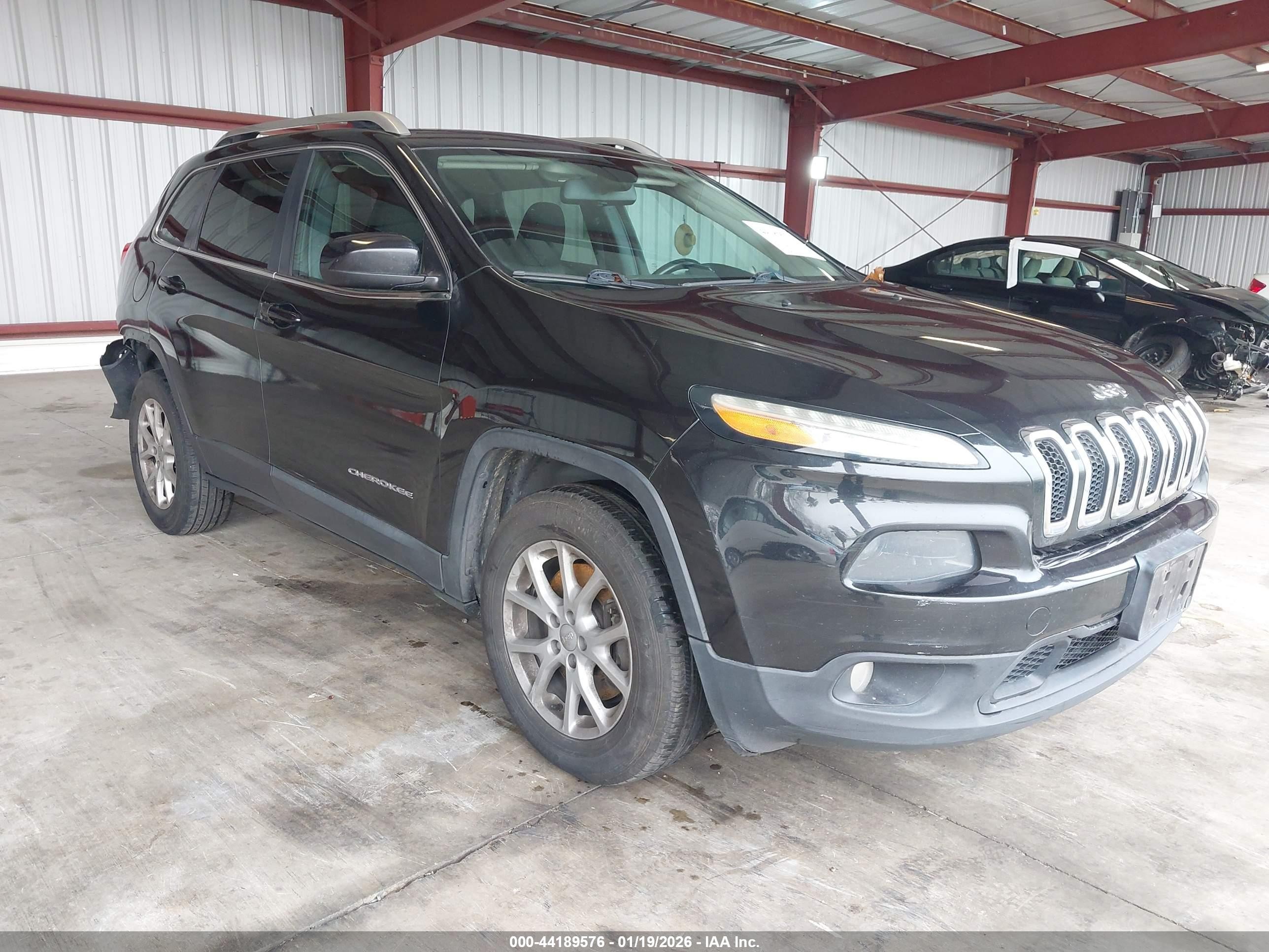 2014 Jeep Cherokee Latitude, VIN 1C4PJMCB3EW272482 — Зад