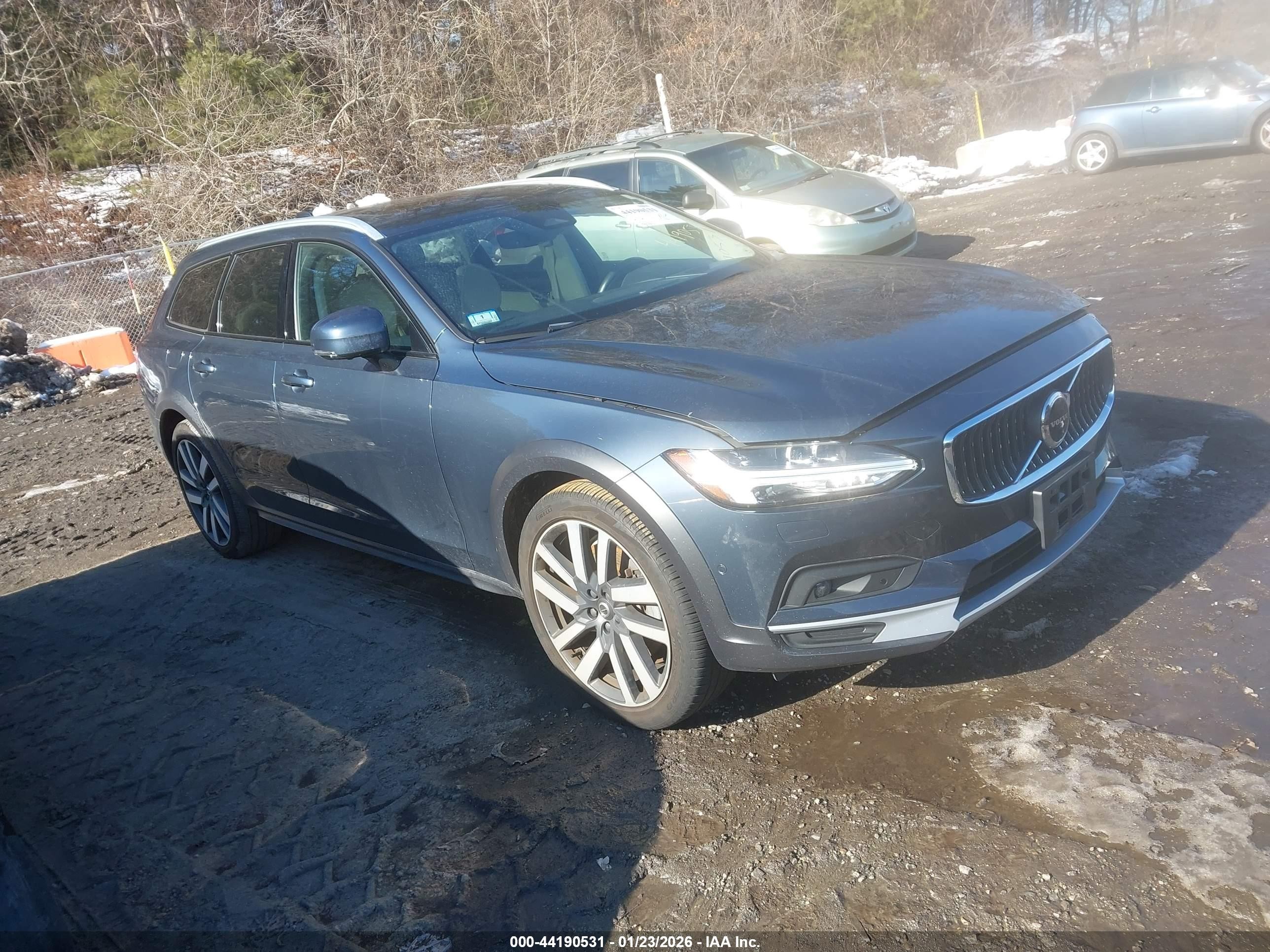 2022 Volvo V90, VIN YV4062NL1N1148573 — Пресная вода