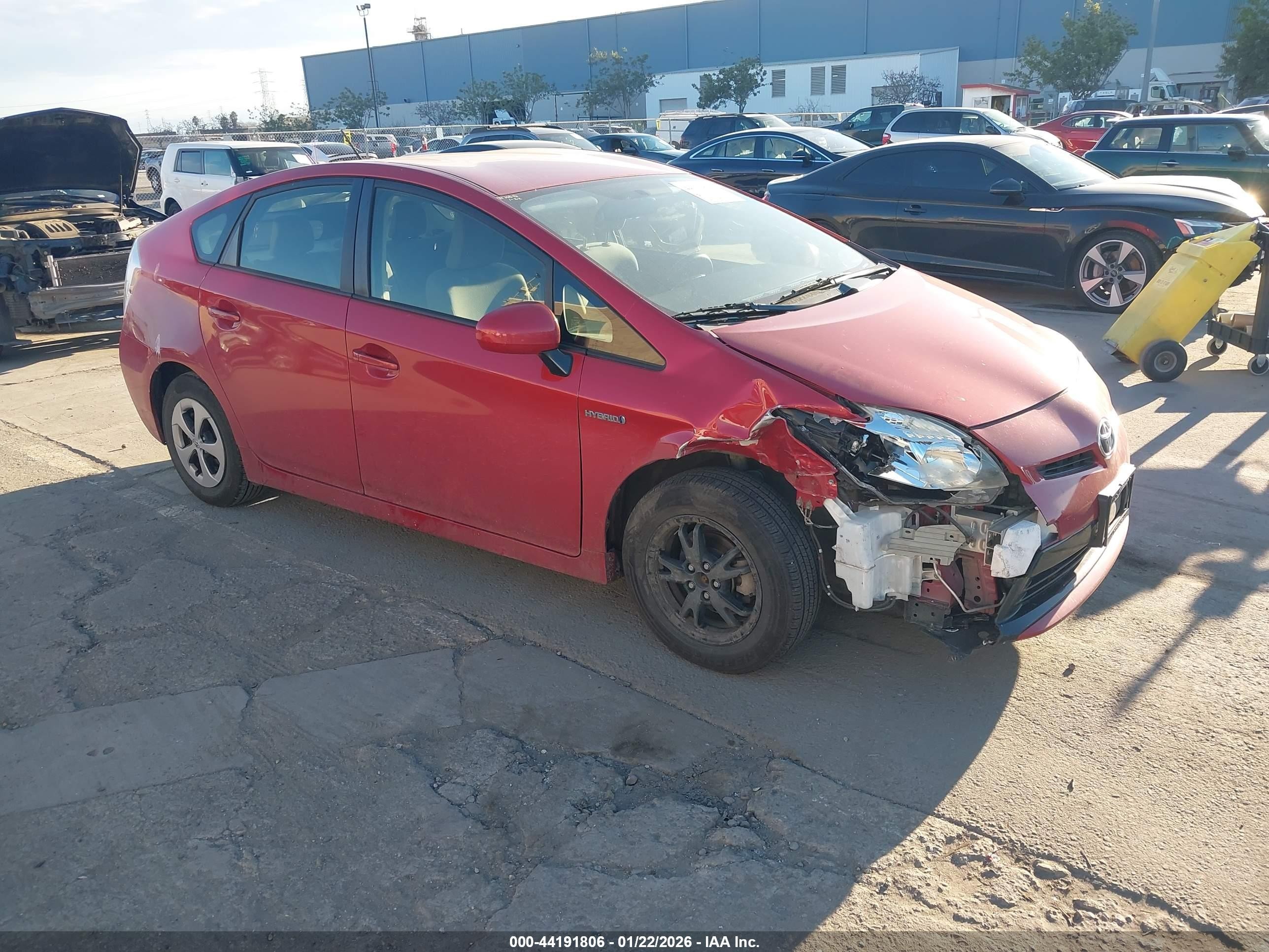 2015 Toyota Prius Three, VIN JTDKN3DU0F0423257 — Front end