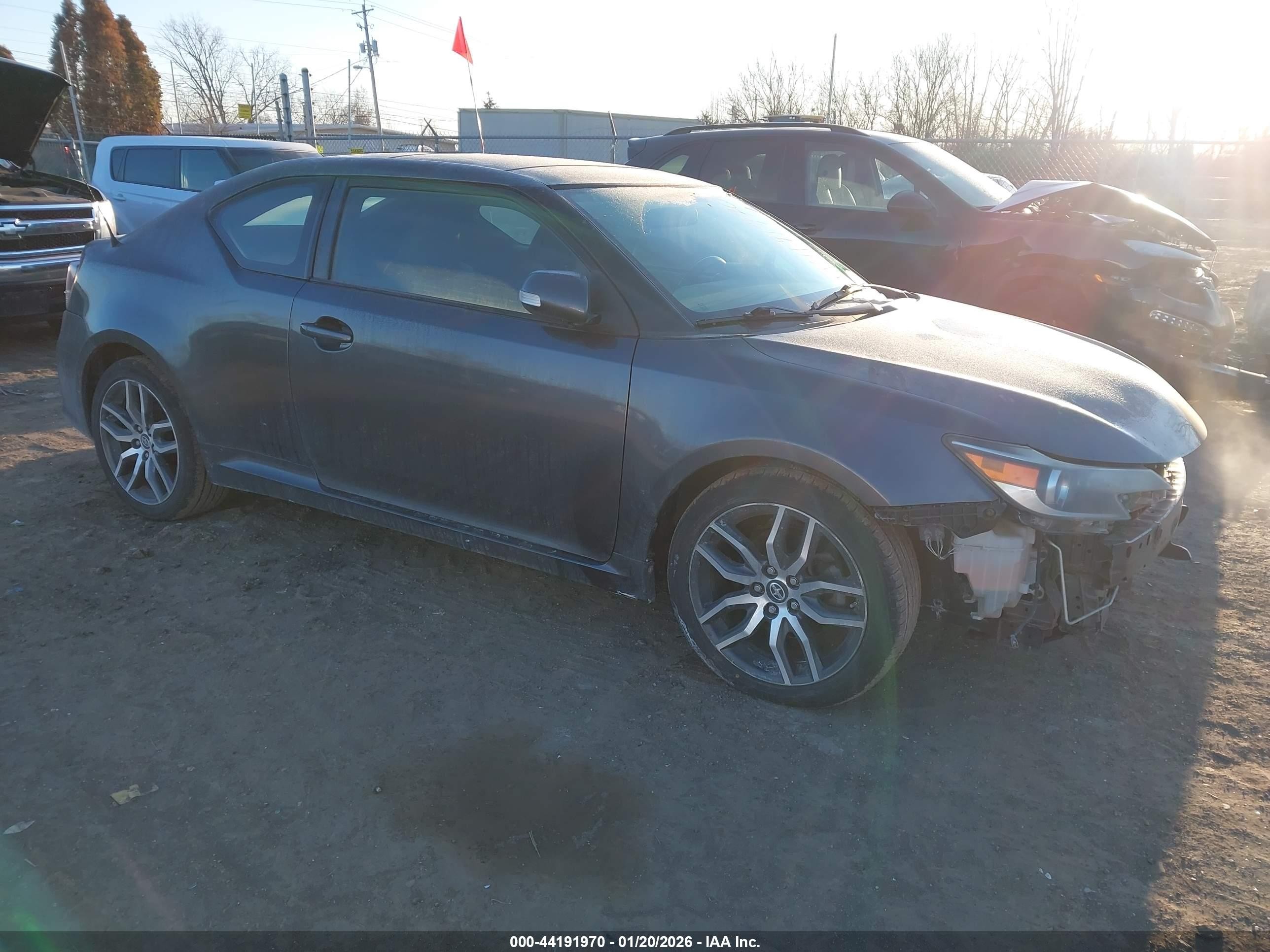 2014 Scion tC, VIN JTKJF5C73E3081499 — Front end