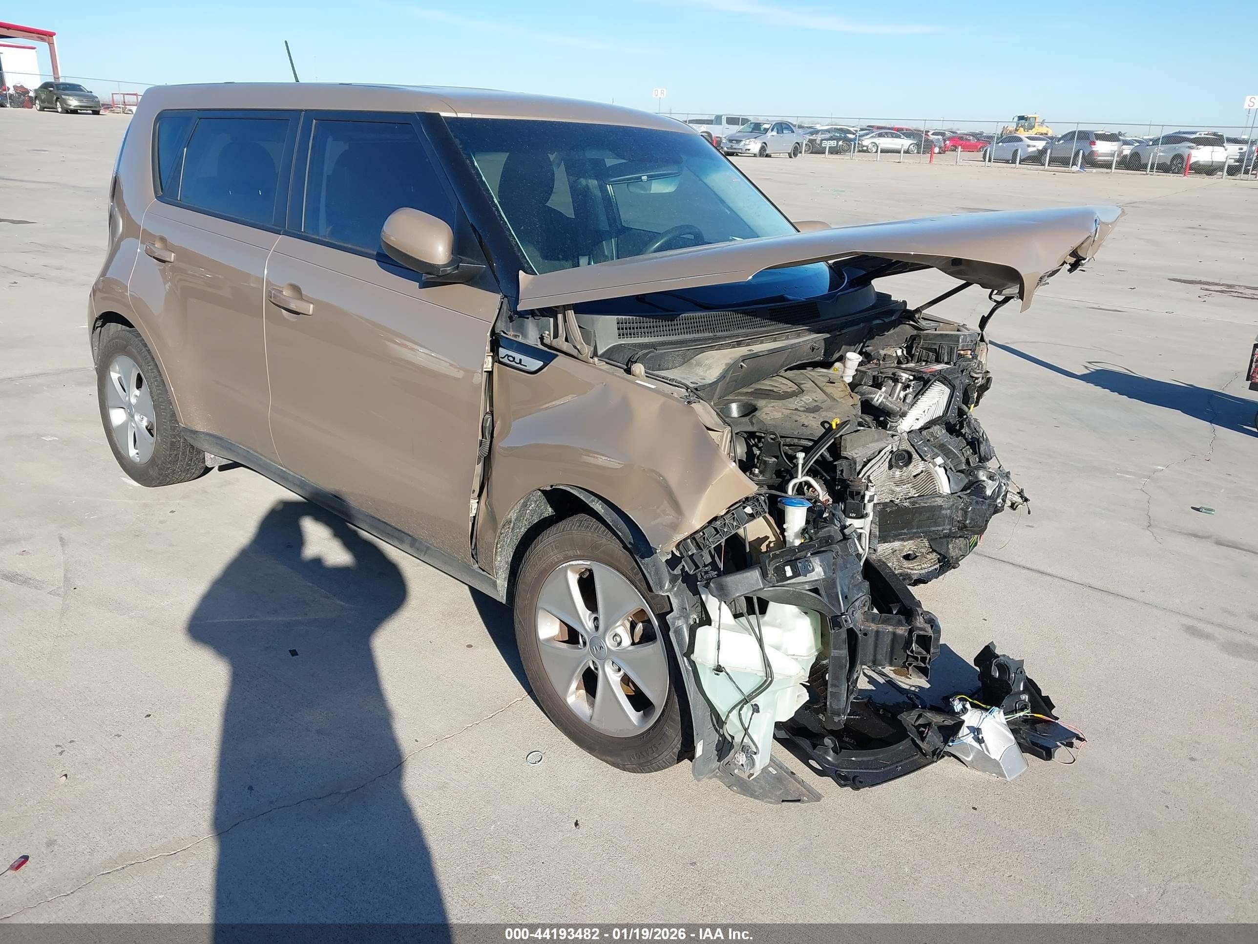 2016 Kia Soul, VIN KNDJN2A25G7286706 — Front end