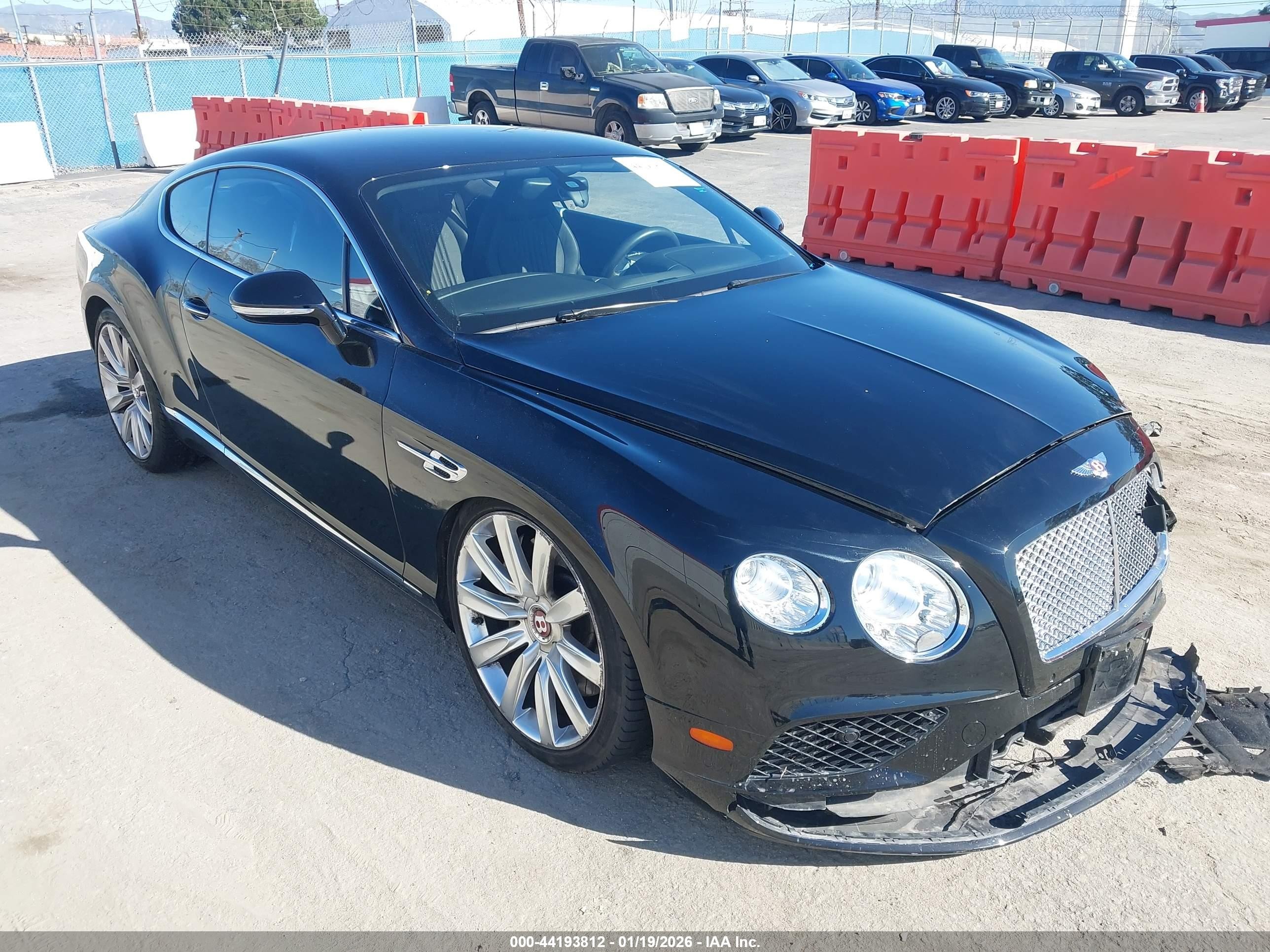 2017 Bentley Continental GT, VIN SCBFT7ZAXHC059415 — Front end