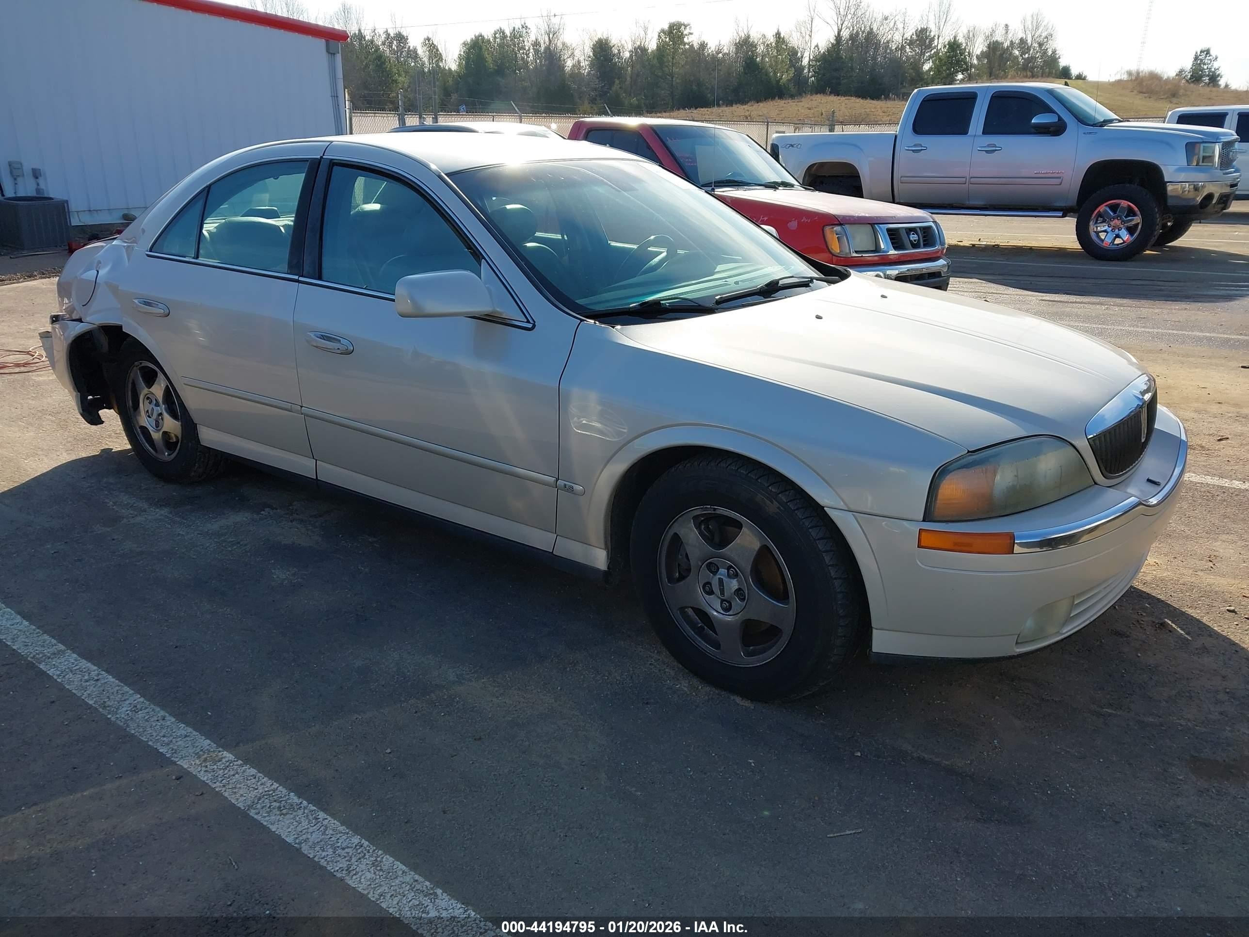 2001 Lincoln LS Sport, VIN 1LNHM86S41Y730913 — Зад