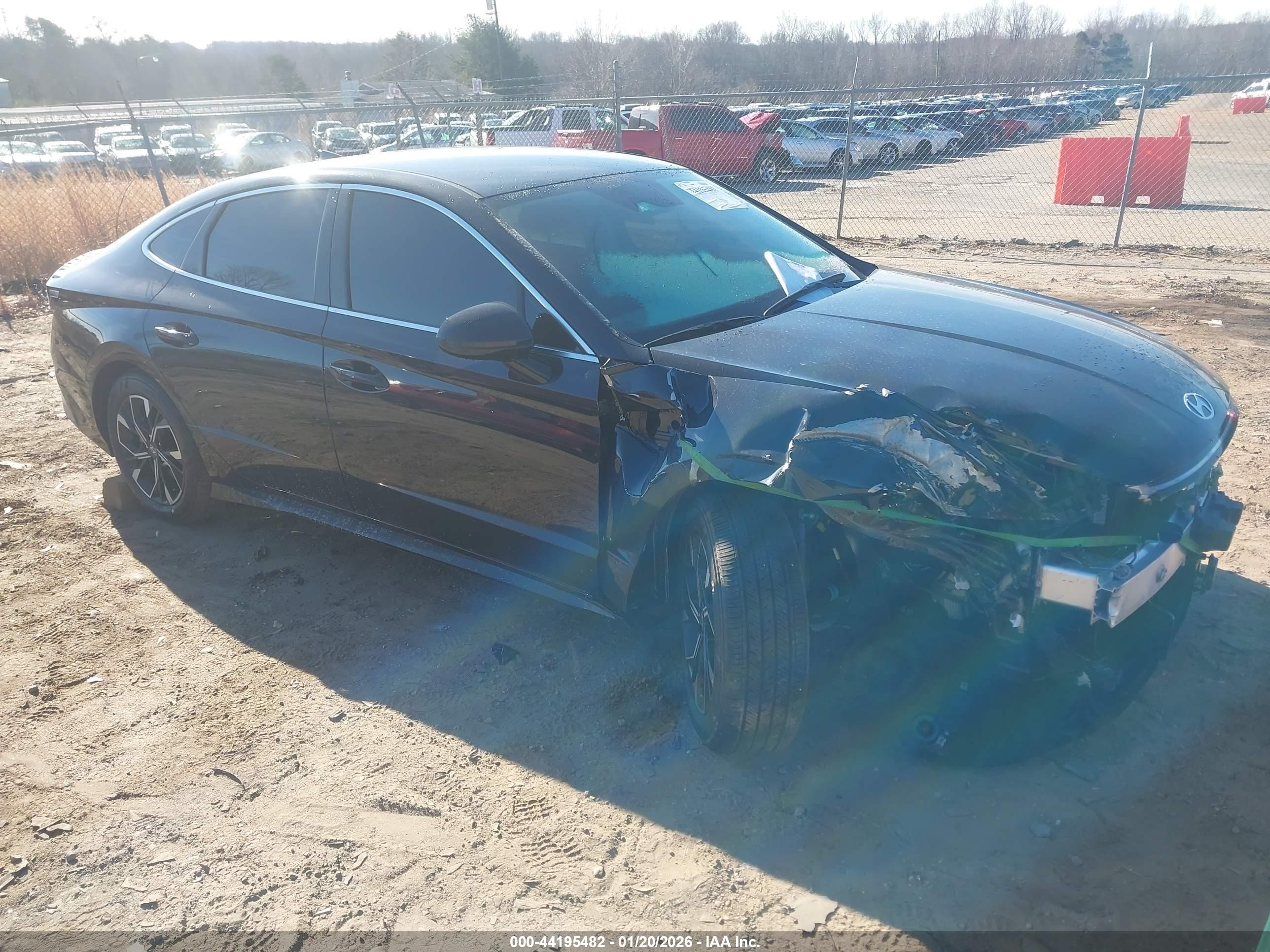 2025 Hyundai Sonata SEL, VIN KMHL64JA5SA517247 — Перед