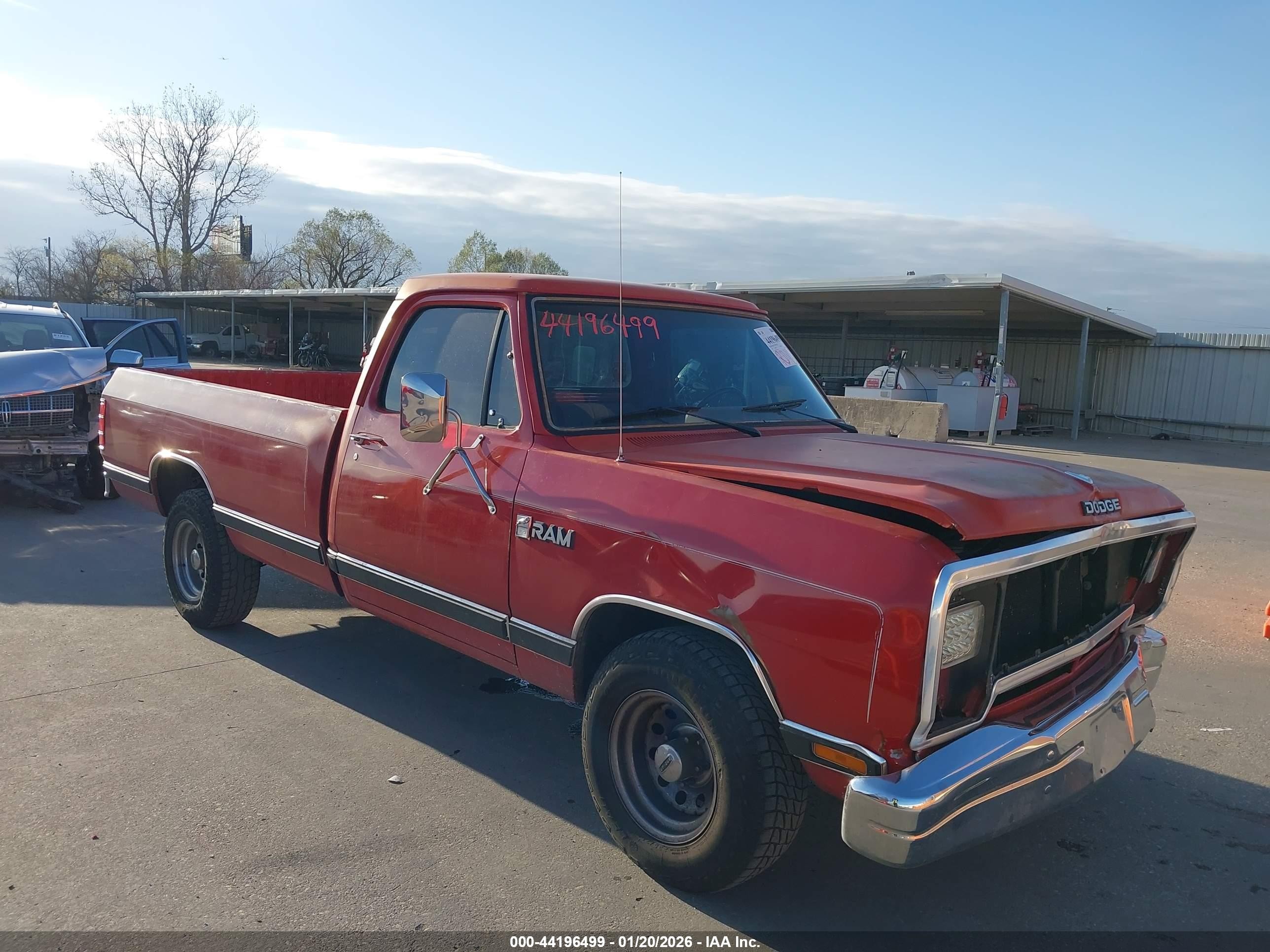 1987 Dodge D Series, VIN 1B7FD04T3HS518834 — Перед