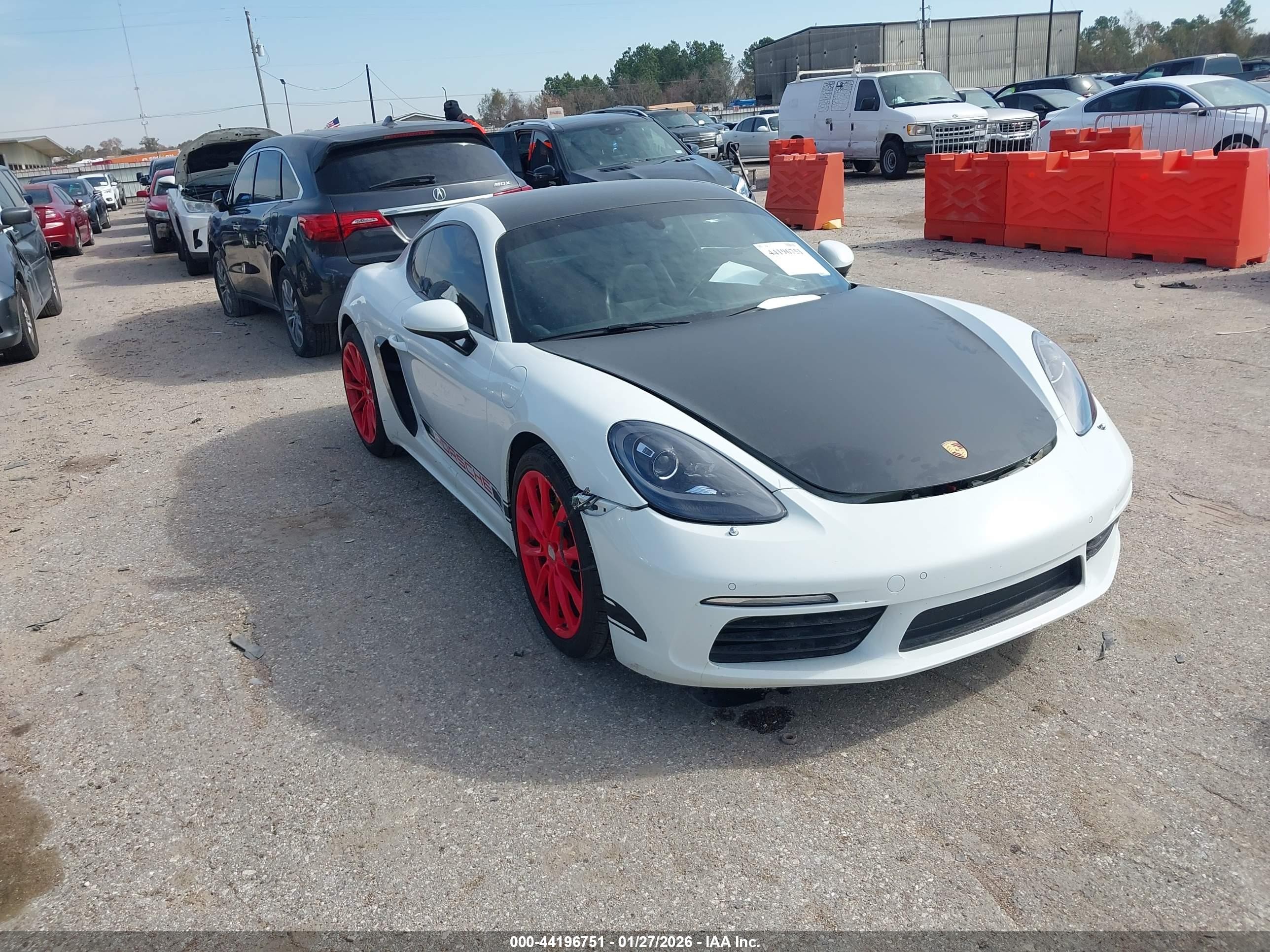 2018 Porsche 718 Cayman, VIN WP0AA2A82JK262240 — Front end