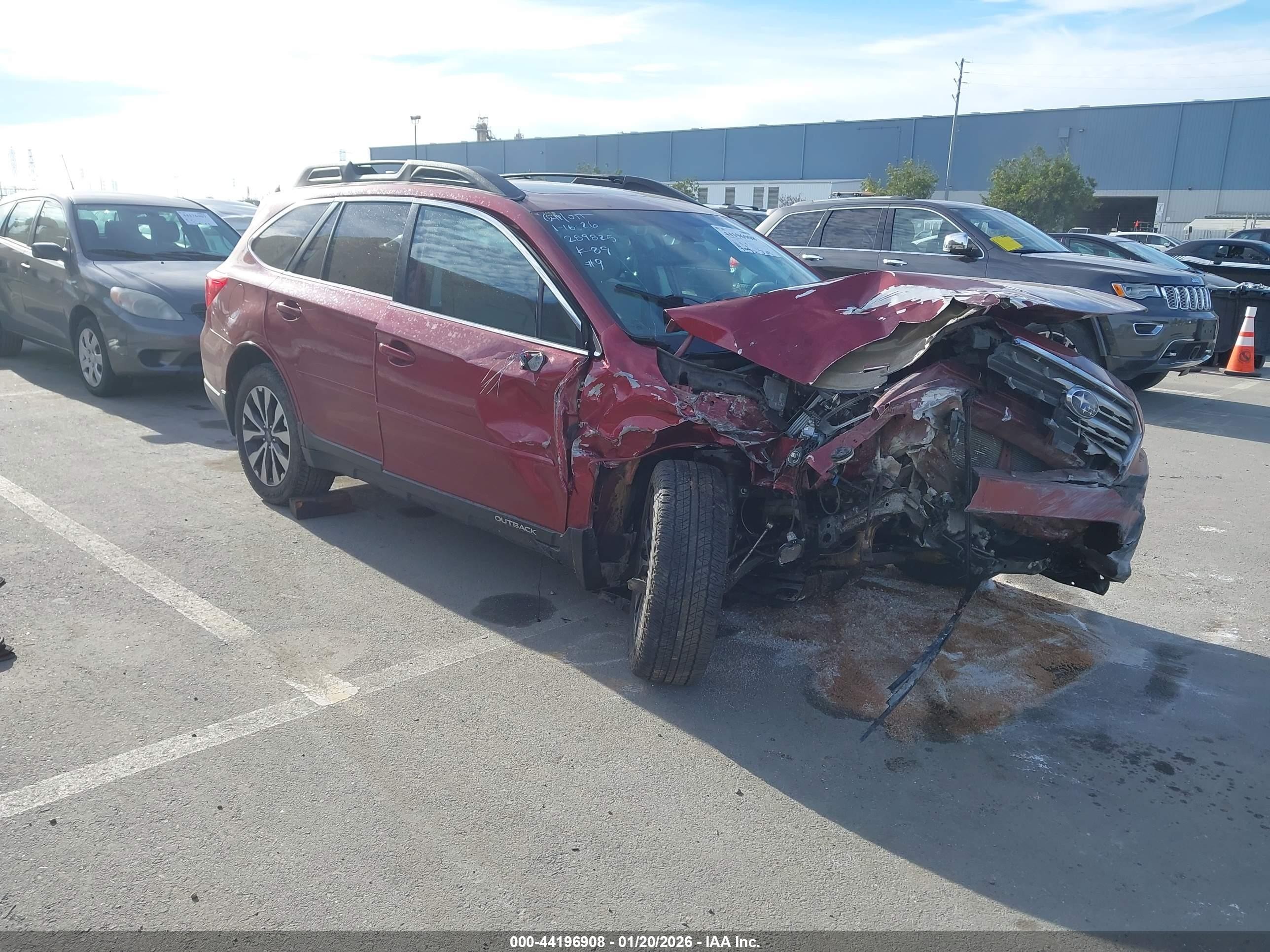 2016 Subaru Outback Limited, VIN 4S4BSENCXG3227428 — Front end