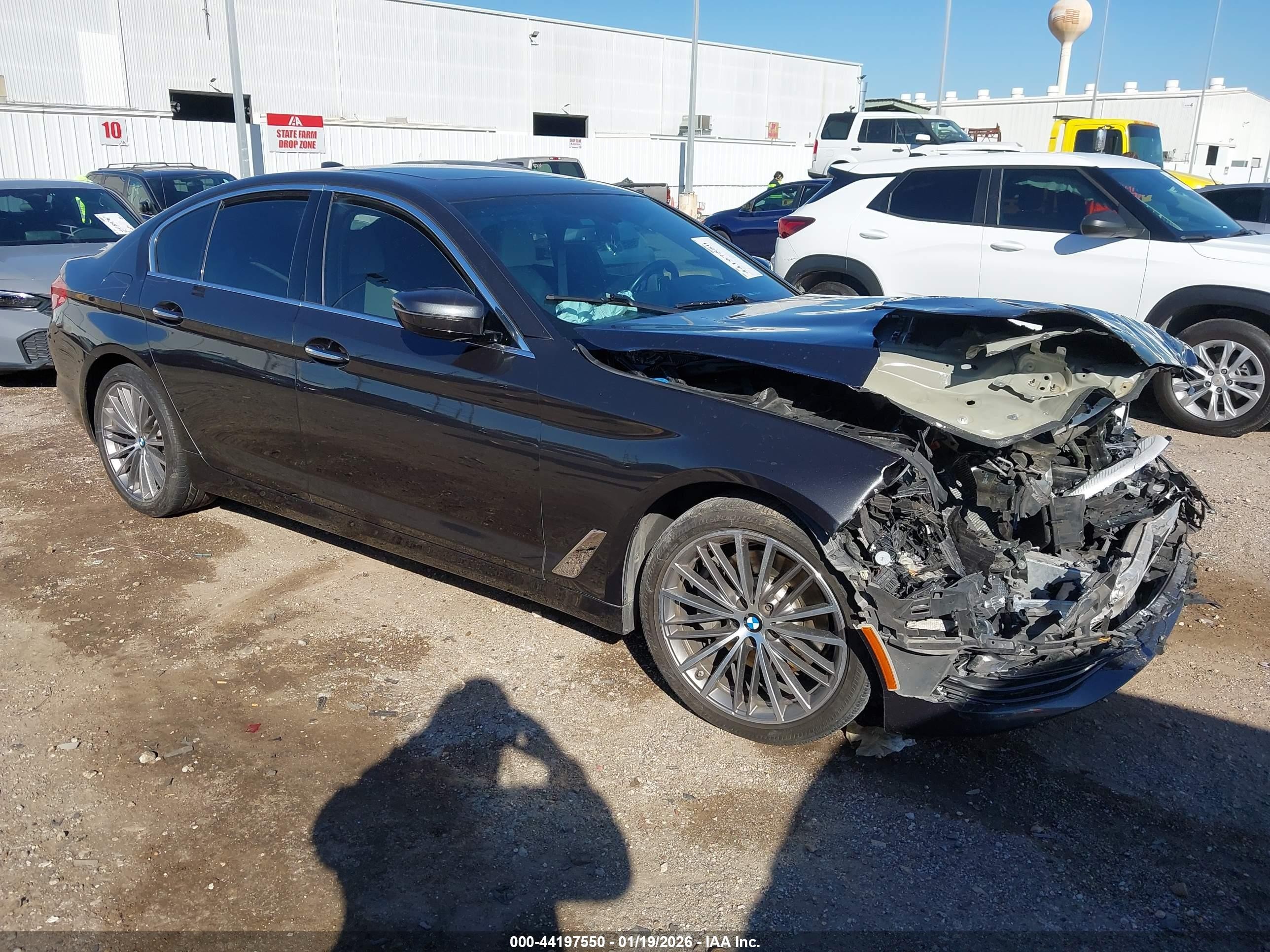 2018 BMW 5 Series 530i, VIN WBAJA5C56JG898258 — Front end