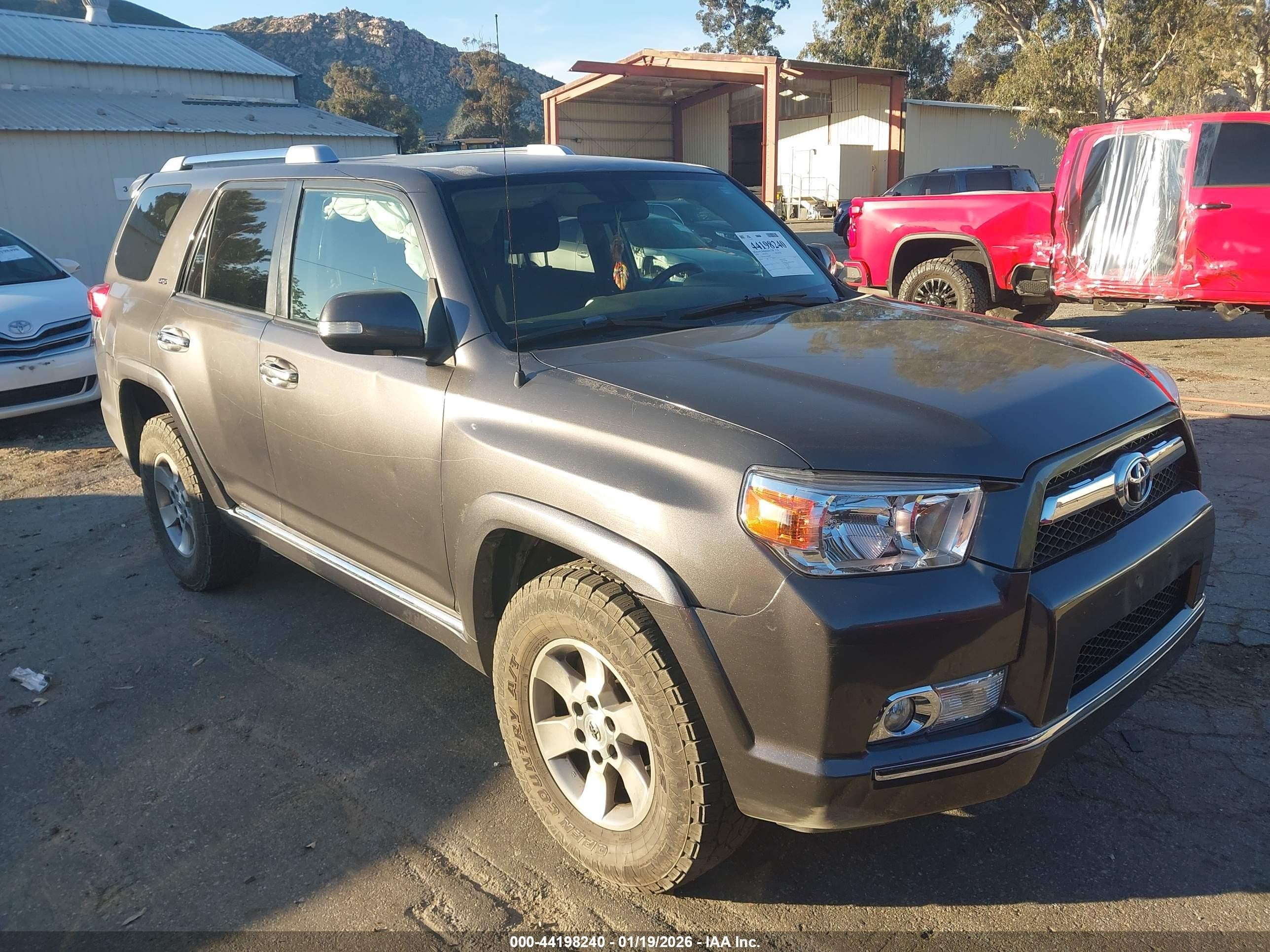 2010 Toyota 4Runner SR5, VIN JTEBU5JRXA5006394 — Side