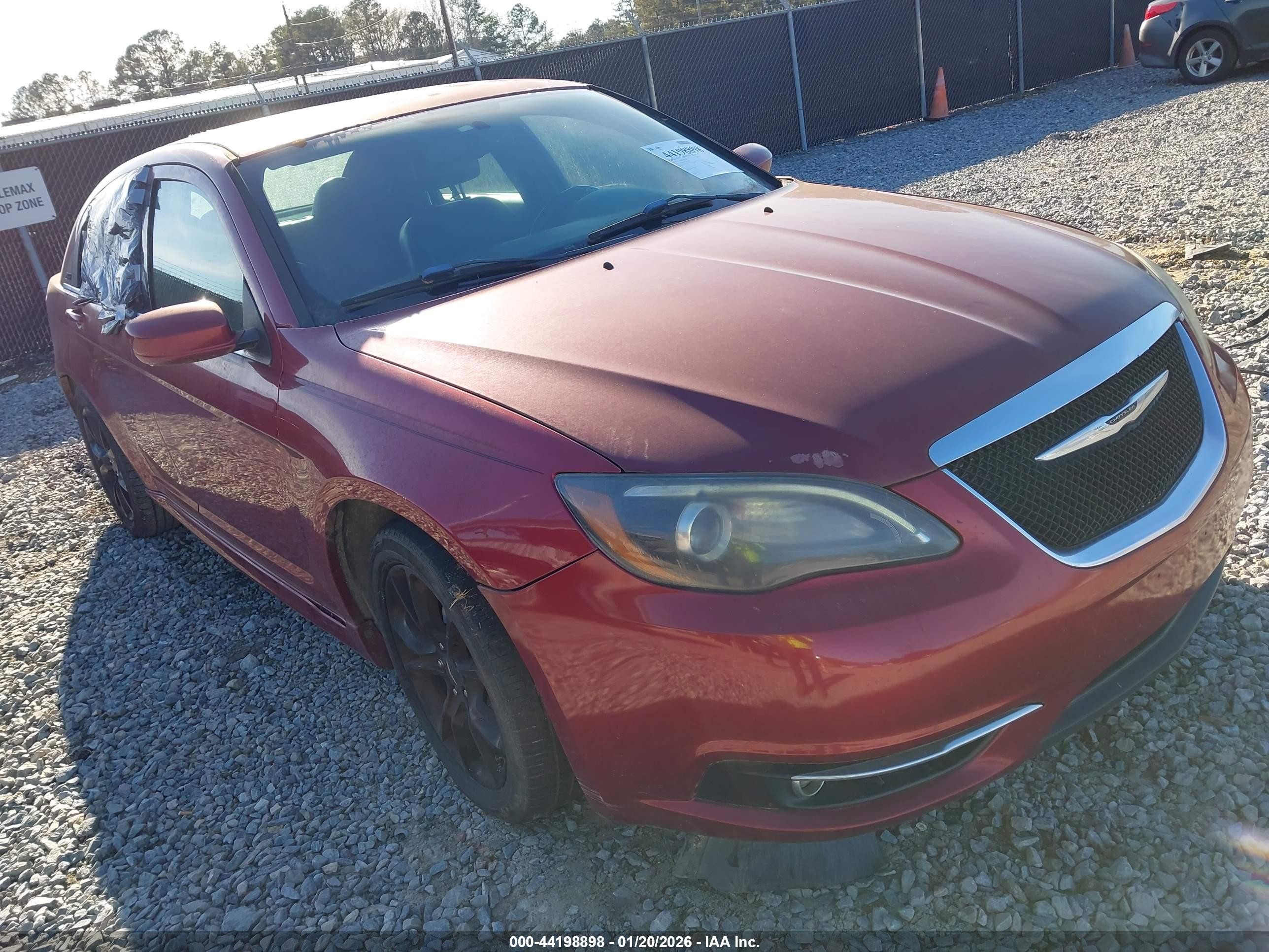 2014 Chrysler 200 Limited, VIN 1C3CCBCG8EN176785 — Фото с аукциона