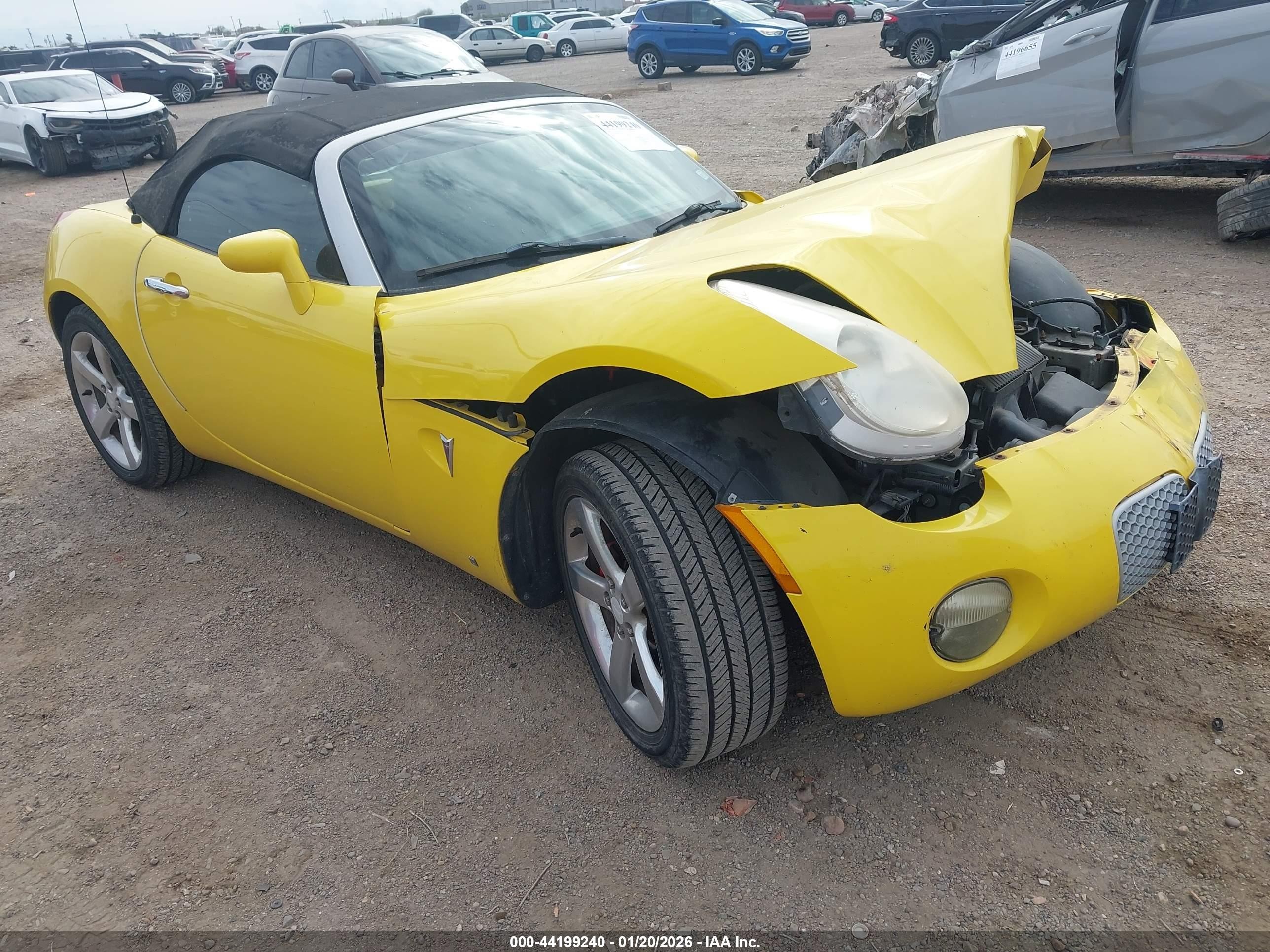 2007 Pontiac Solstice, VIN 1G2MB35B17Y132854 — Front end