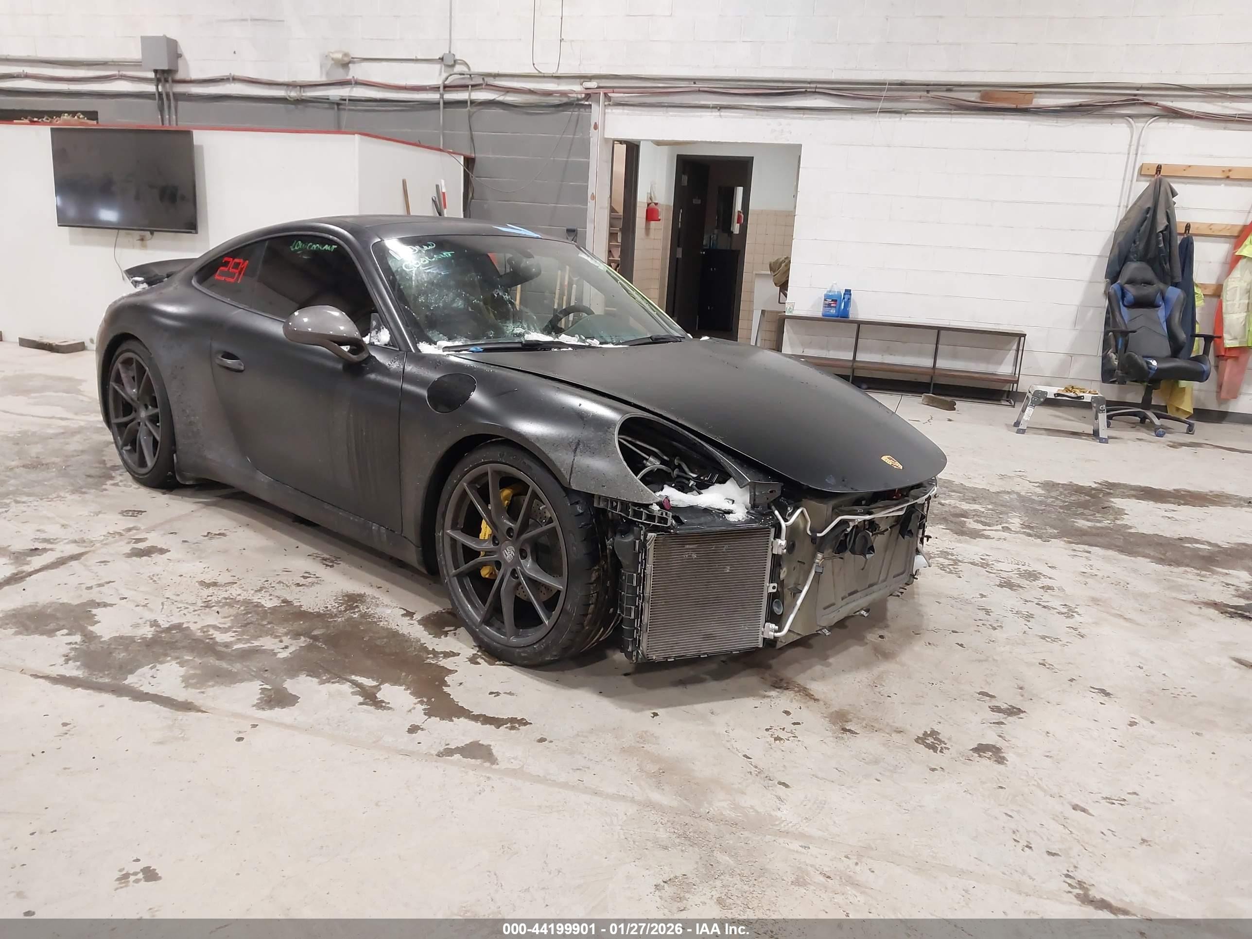 2019 Porsche 911 Carrera, VIN WP0AA2A95KS104016 — Front end