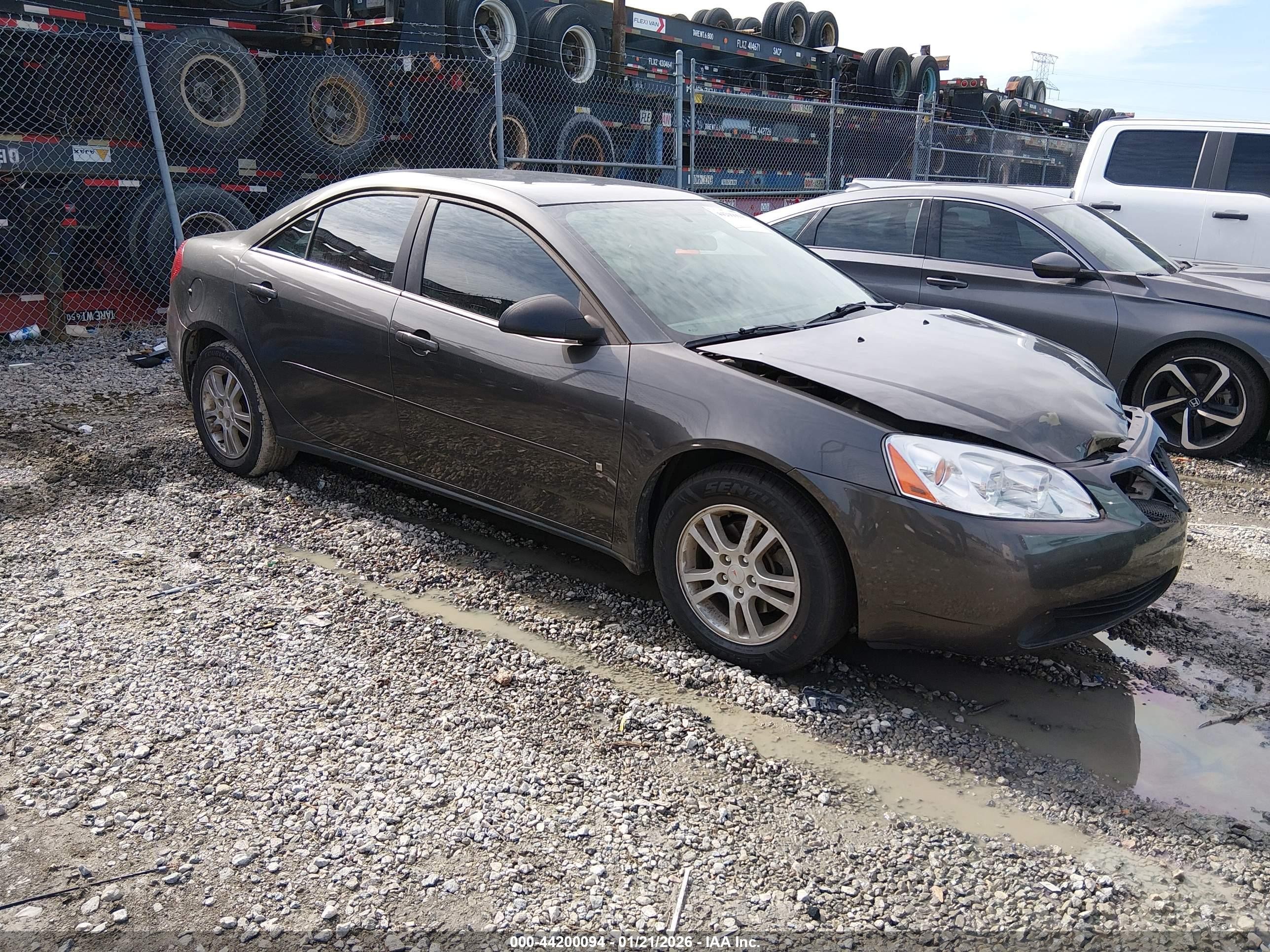 2006 Pontiac G6 6-Cyl, VIN 1G2ZG558364120637 — Front end