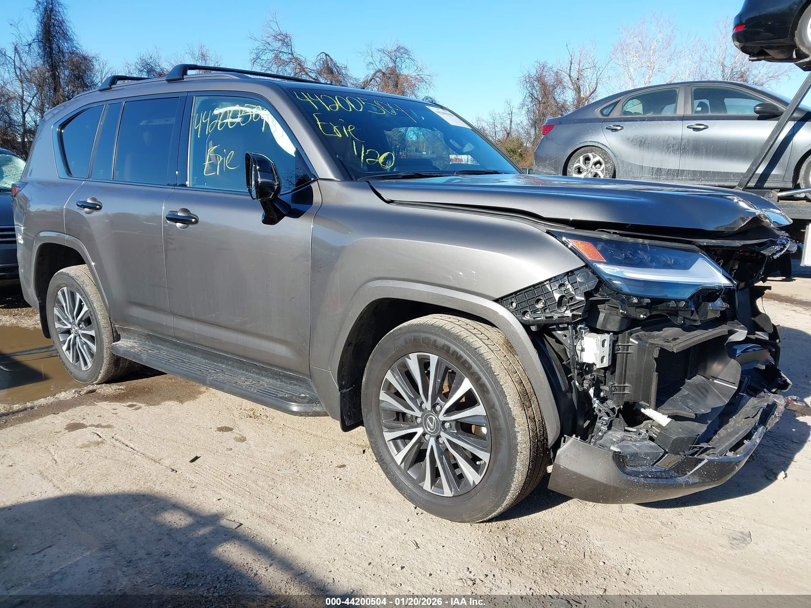 2023 Lexus LX LX 600 Premium, VIN JTJAB7CX0P4033614 — Front end
