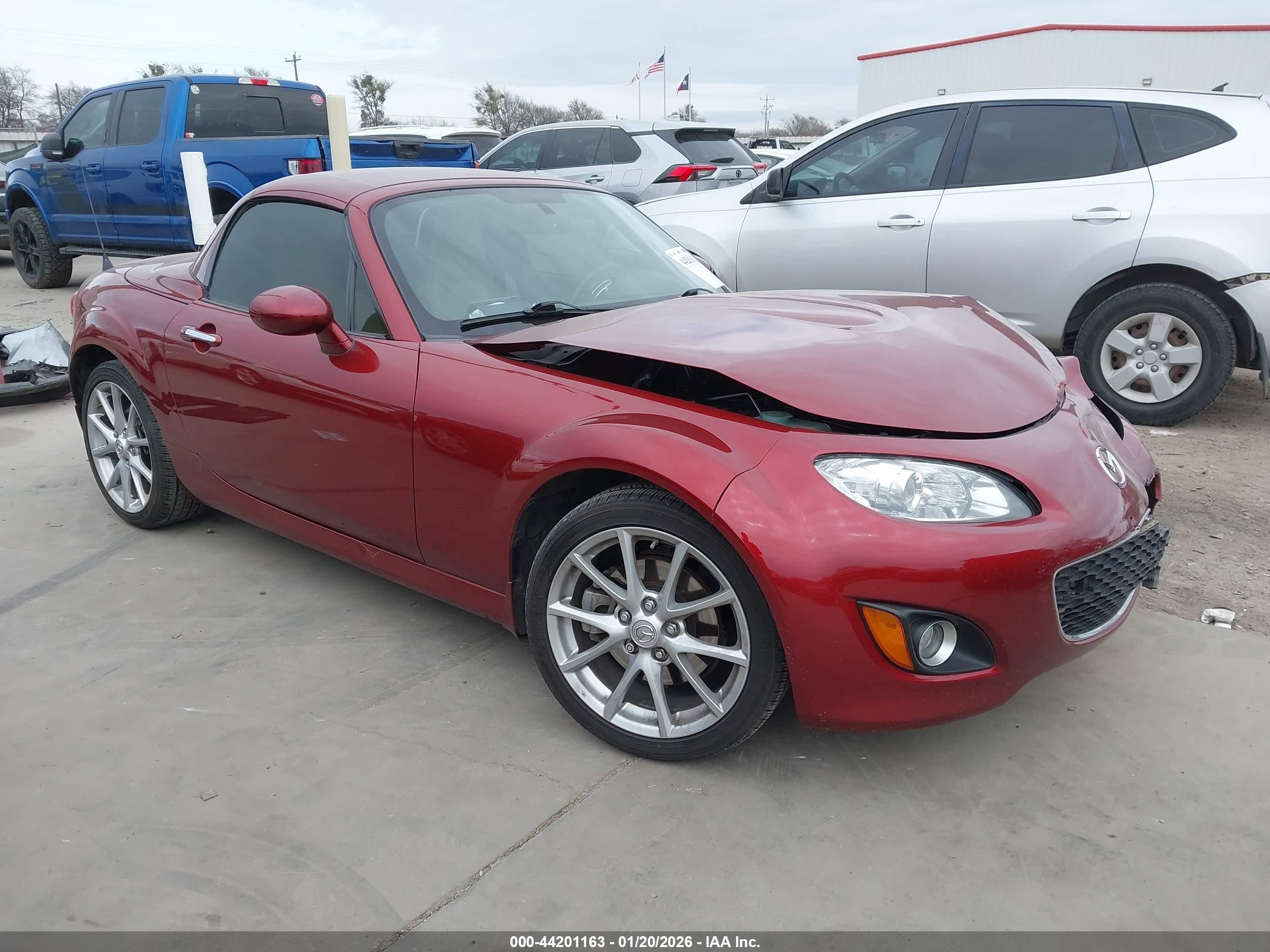 2009 Mazda MX-5 Miata Grand Touring, VIN JM1NC26F090200667 — Front end