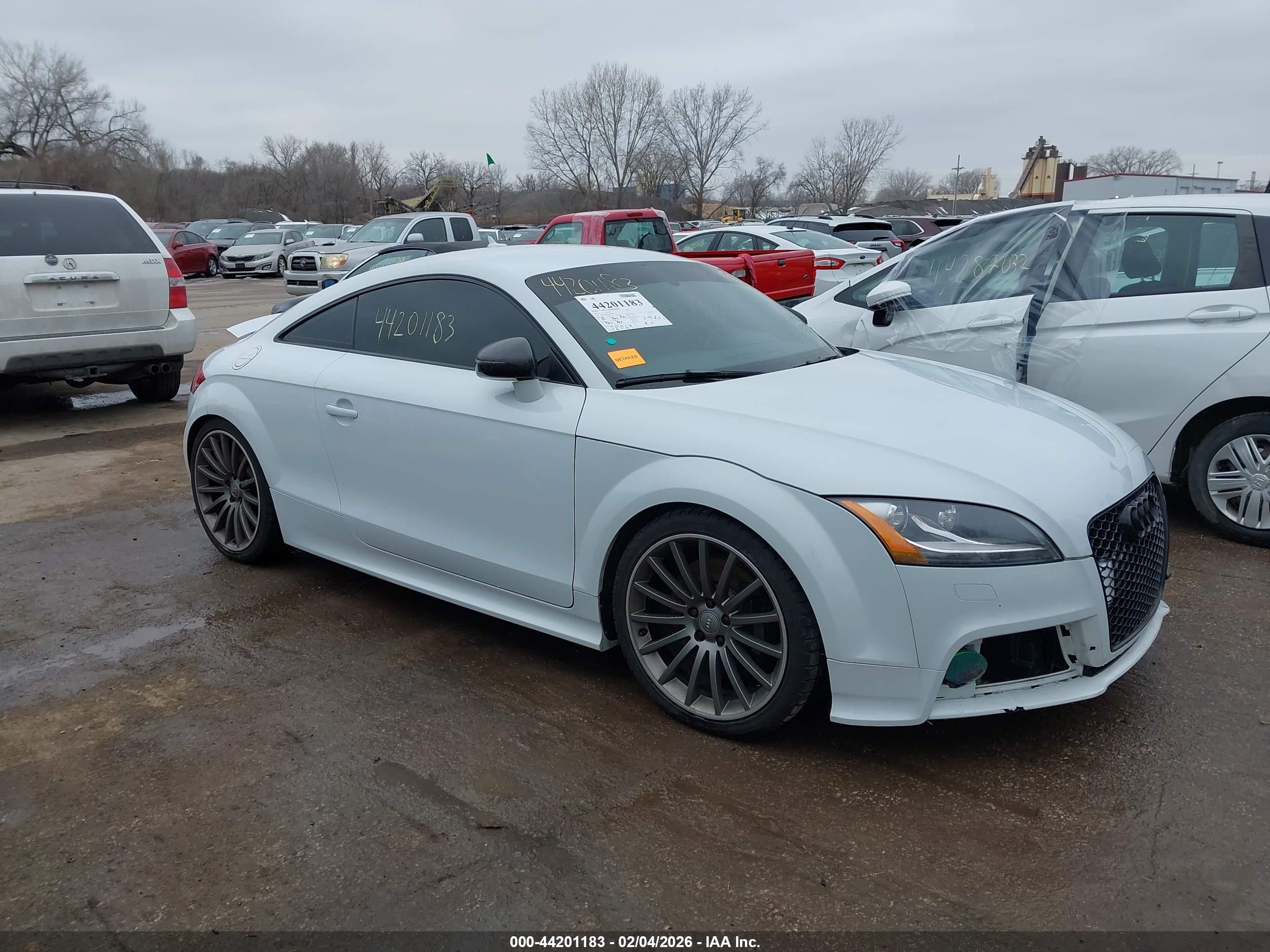 2015 Audi TTS 2.0T, VIN TRUB1AFKXF1000357 — Перед
