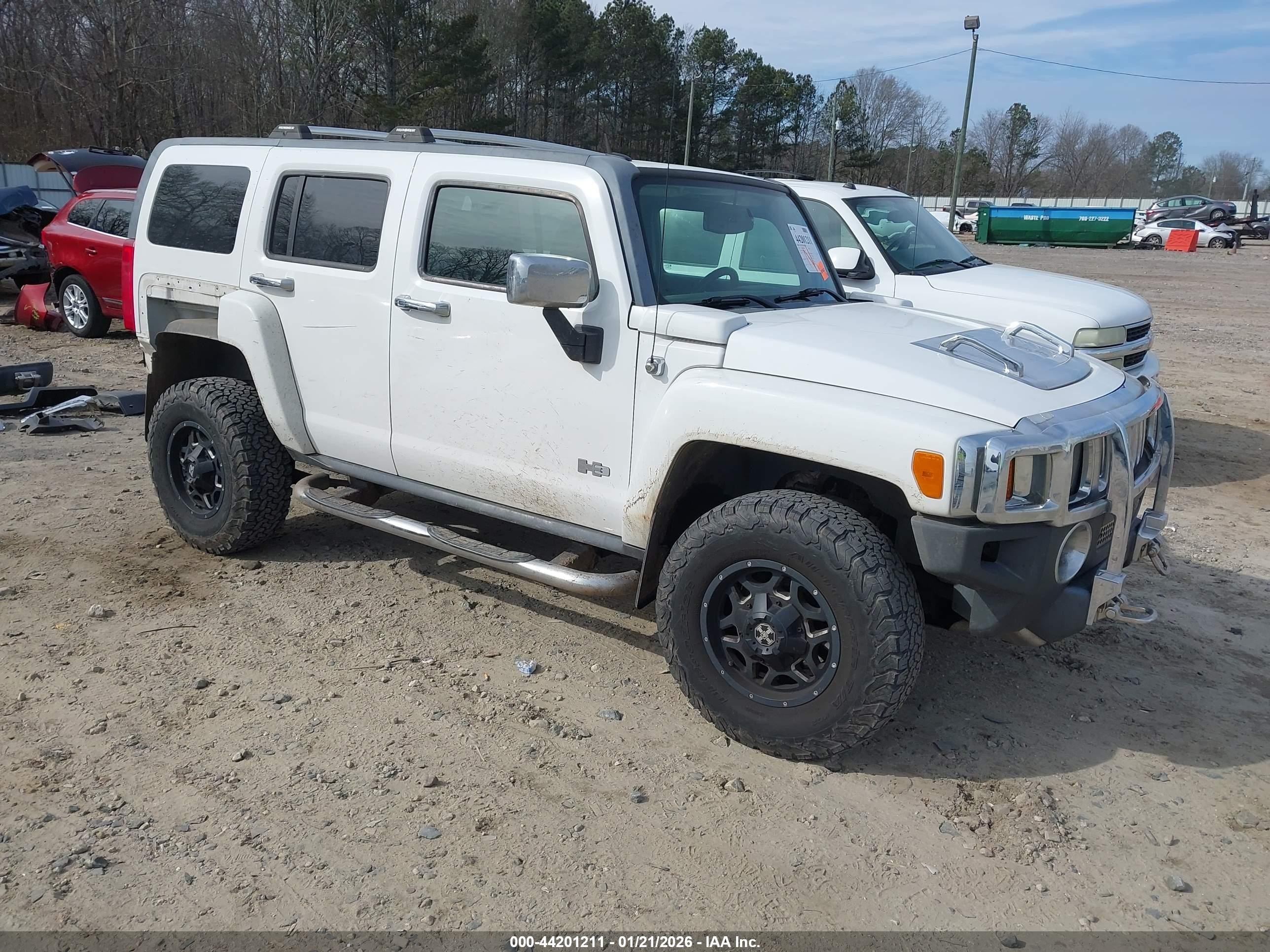 2010 Hummer H3 Luxury, VIN 5GTMNJEE6A8120930 — Rear end