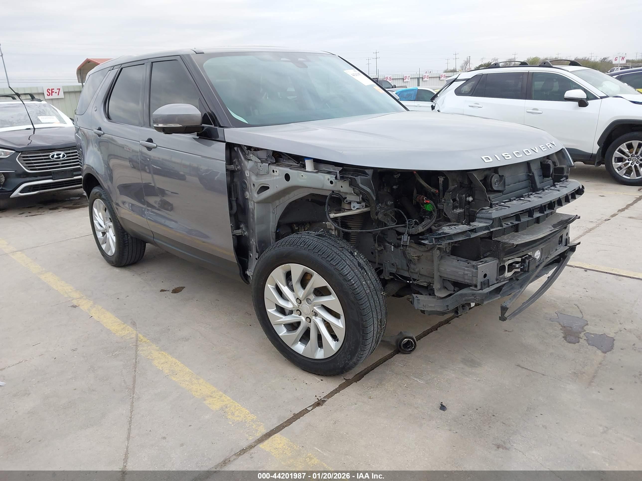 2023 Land Rover Discovery S, VIN SALRJ2EX8P2478664 — Front end