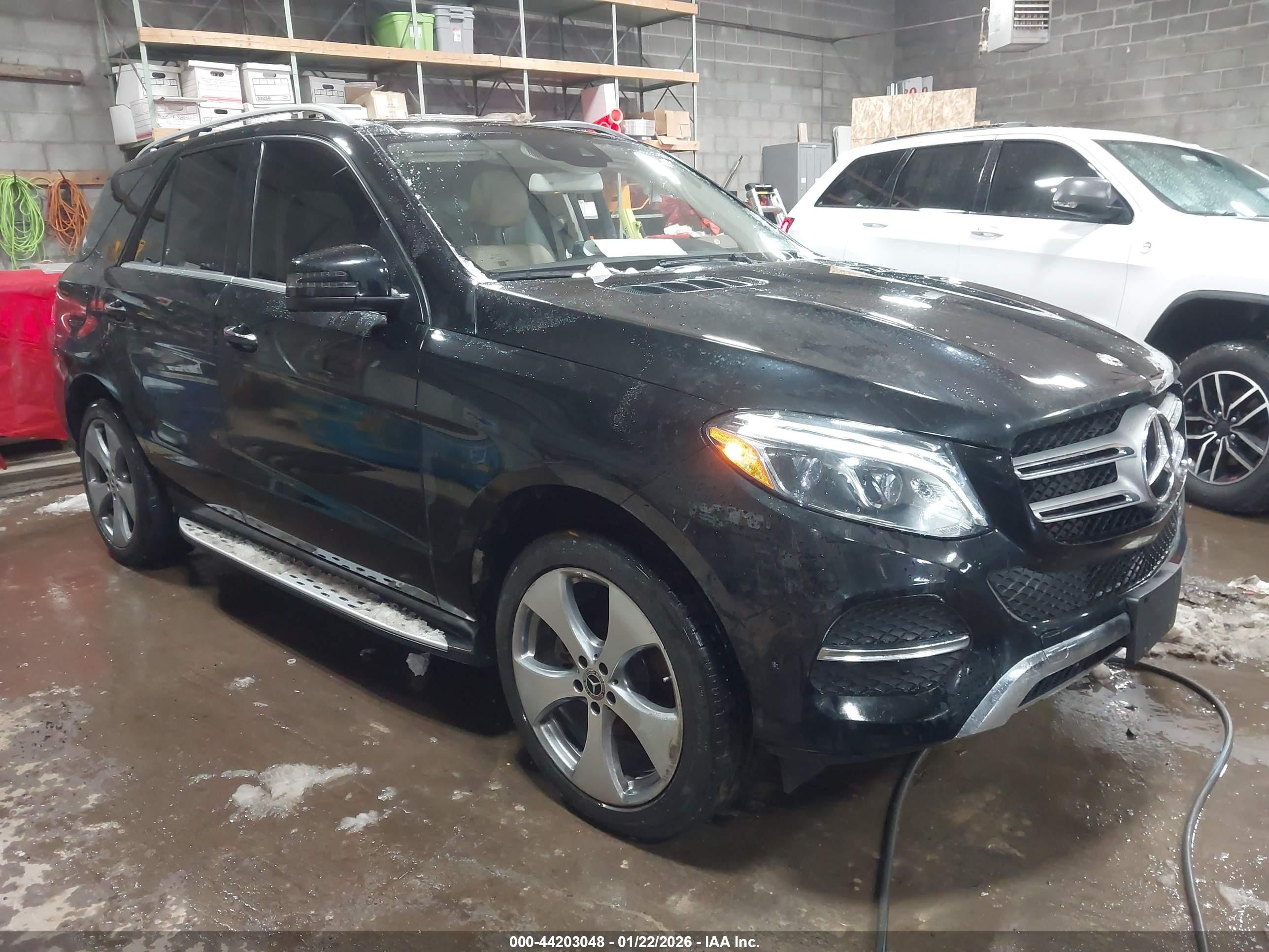 2018 Mercedes-Benz GLE 350, VIN 4JGDA5HB4JB179999 — Side