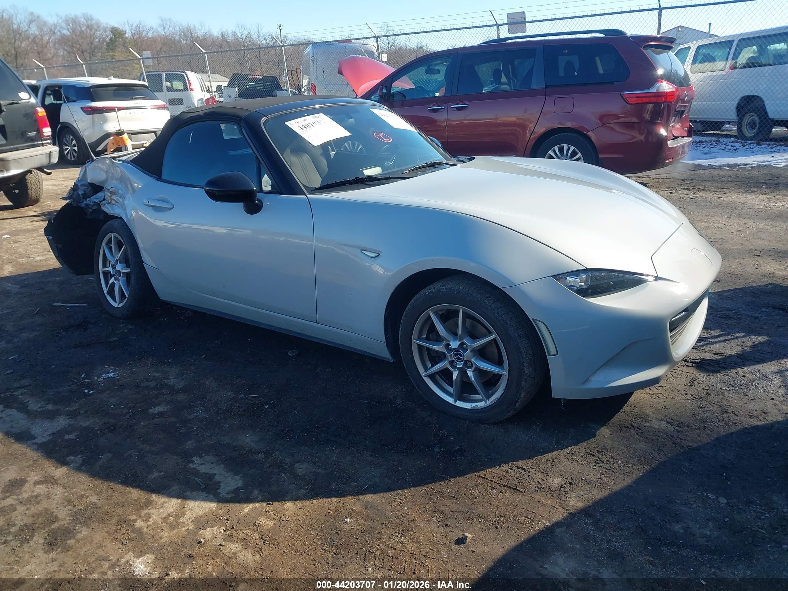 2016 Mazda MX-5 Miata Sport, VIN JM1NDAB73G0105586 — Rear end