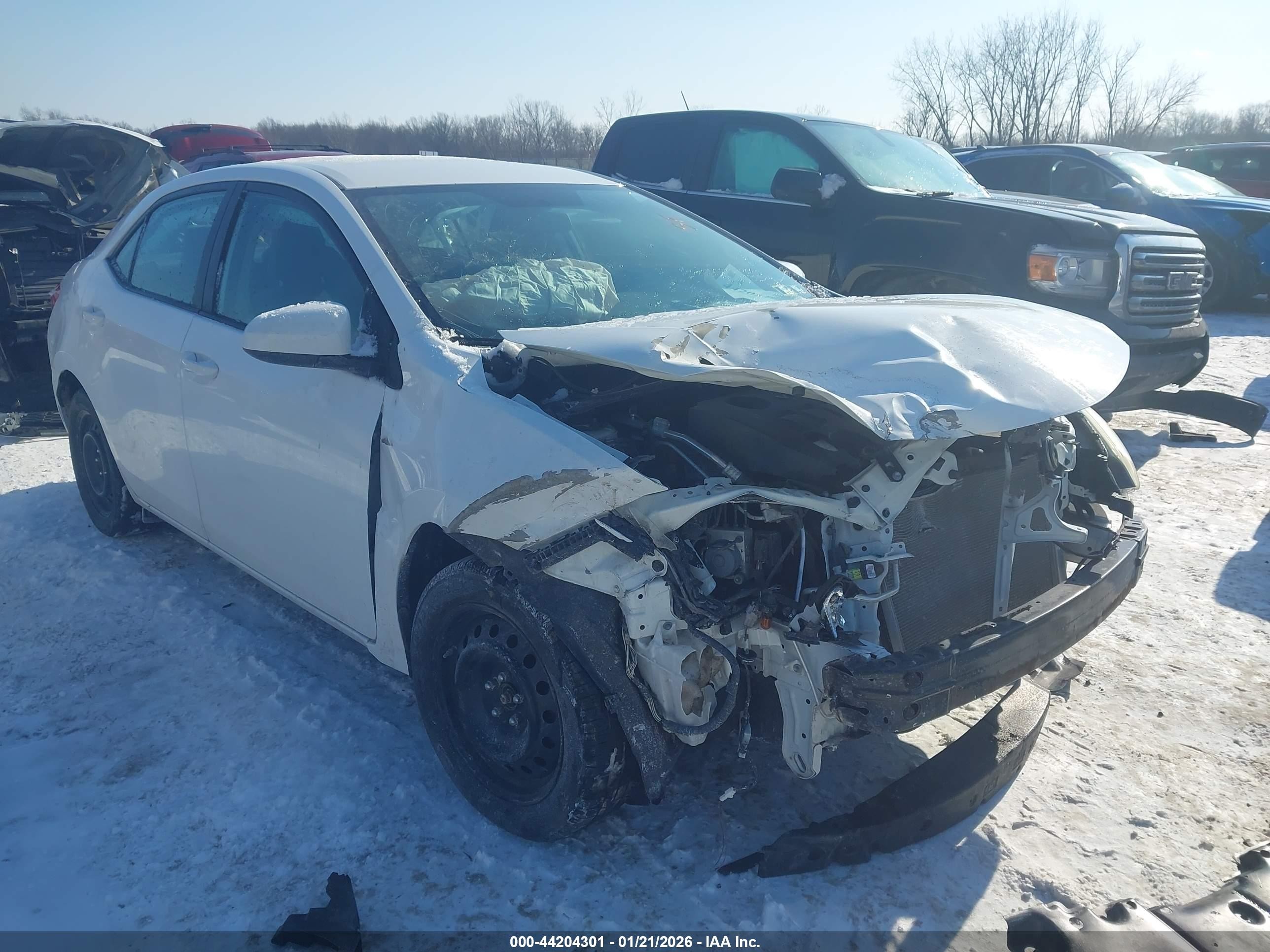 2015 Toyota Corolla LE, VIN 2T1BURHE5FC246381 — Front end