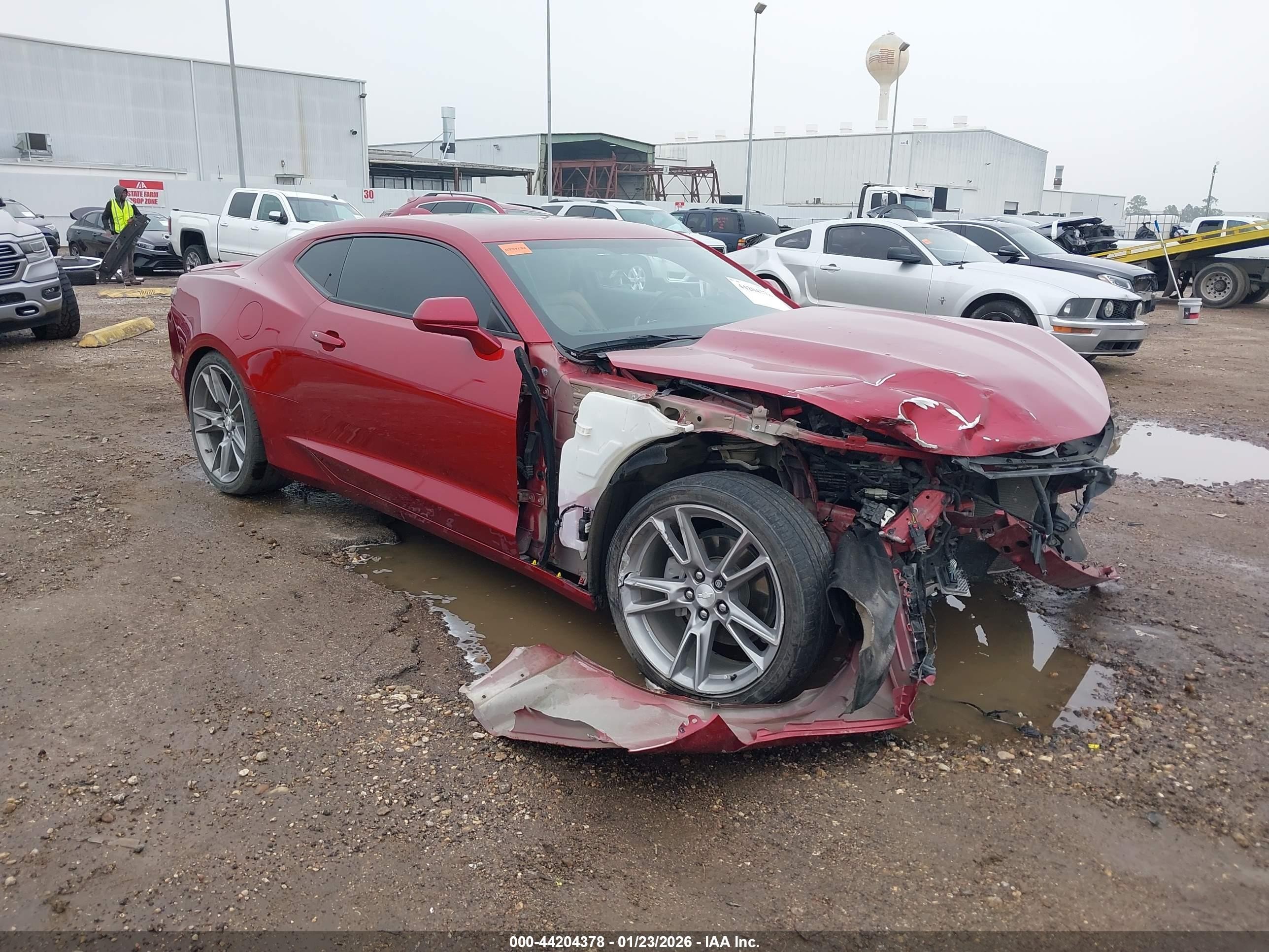 2021 Chevrolet Camaro 2LT, VIN 1G1FD1RS5M0138141 — Front end