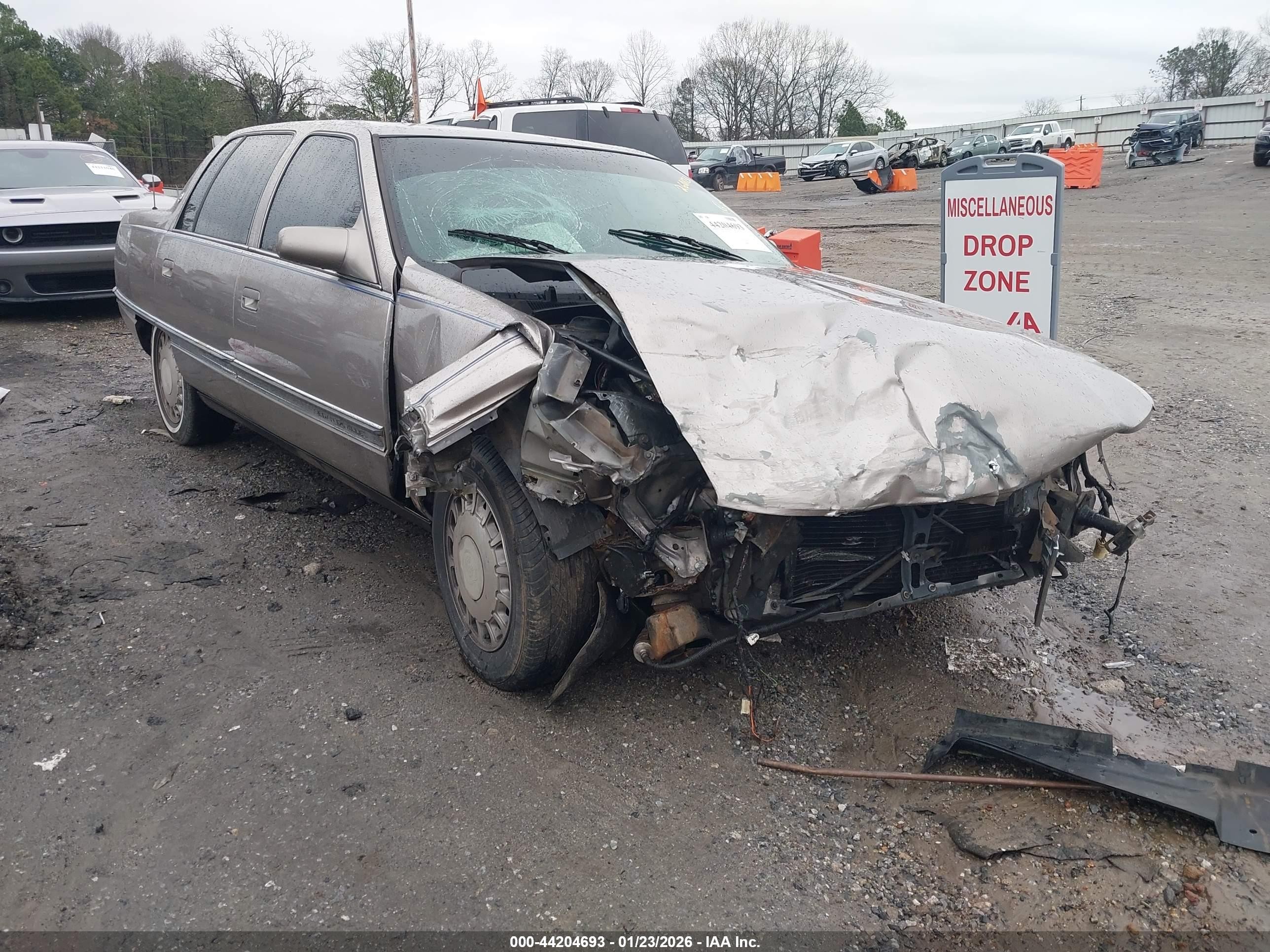 1996 Cadillac DeVille, VIN 1G6KD52Y4TU250399 — Front end
