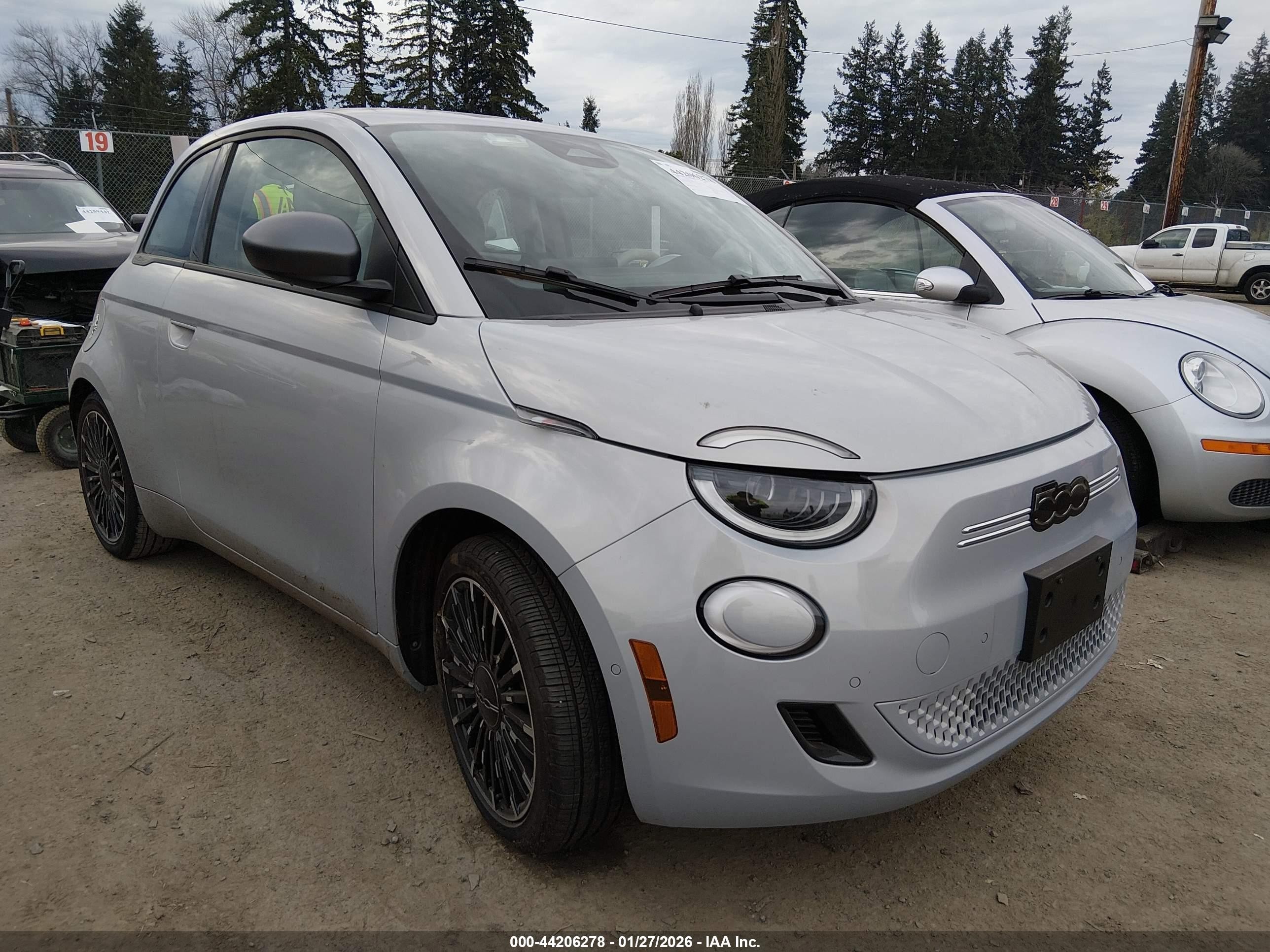 2024 FIAT 500e, VIN ZFAFFAC40RX227553 — Side