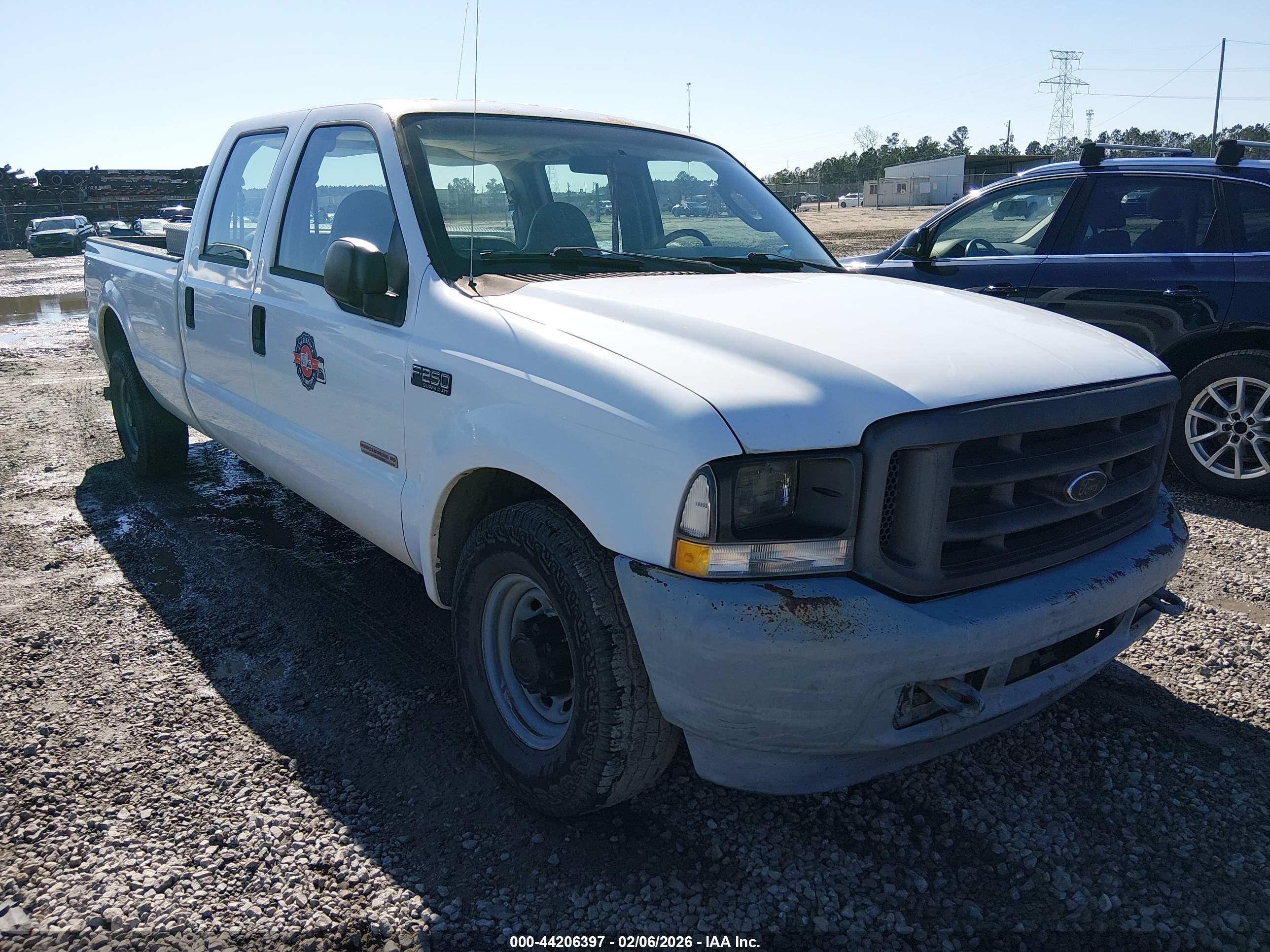 2004 Ford F-250 XL, VIN 1FTNW20P04EA84049 — Перед