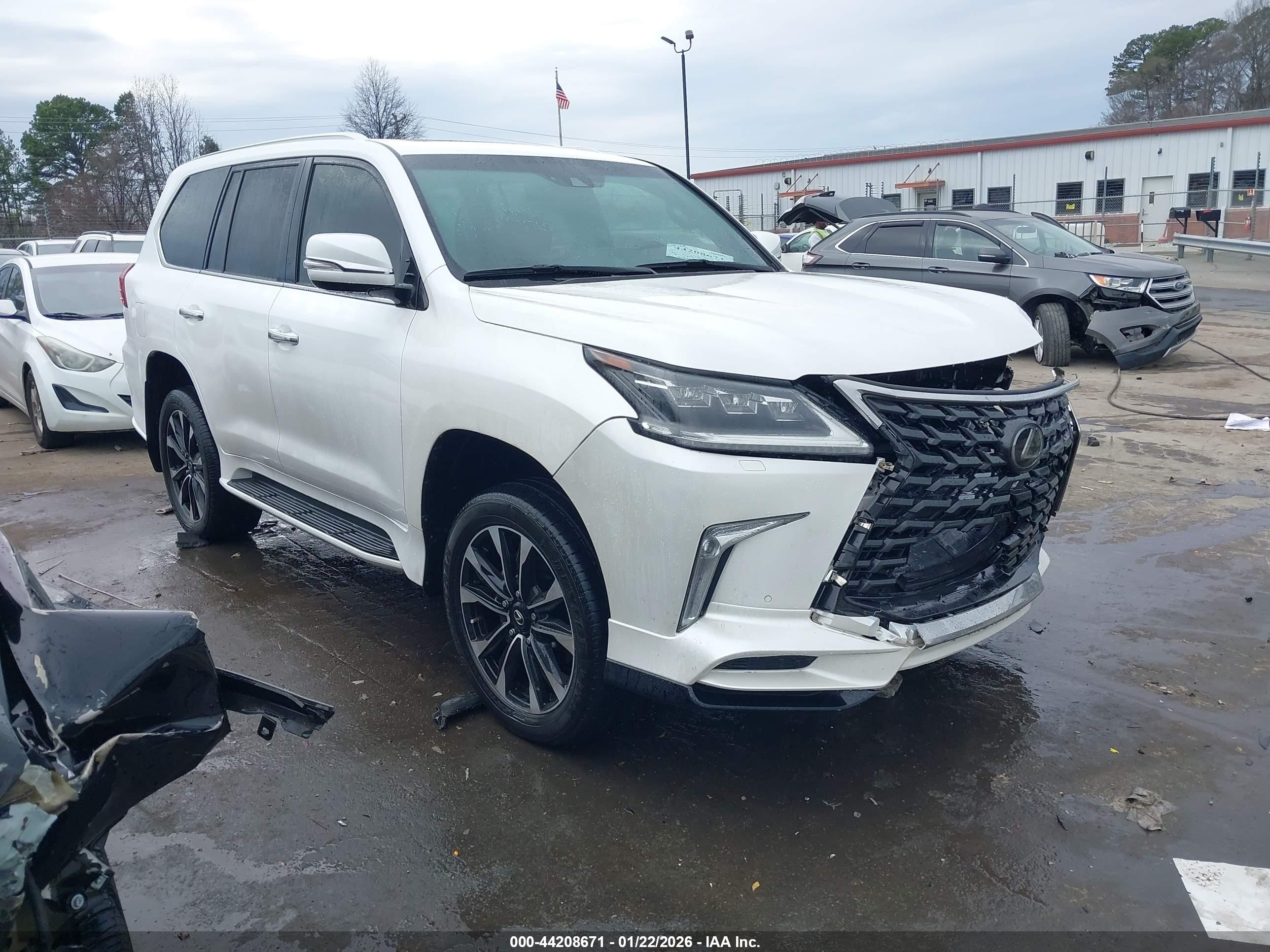 2021 Lexus LX 570, VIN JTJDY7AX7M4340515 — Перед