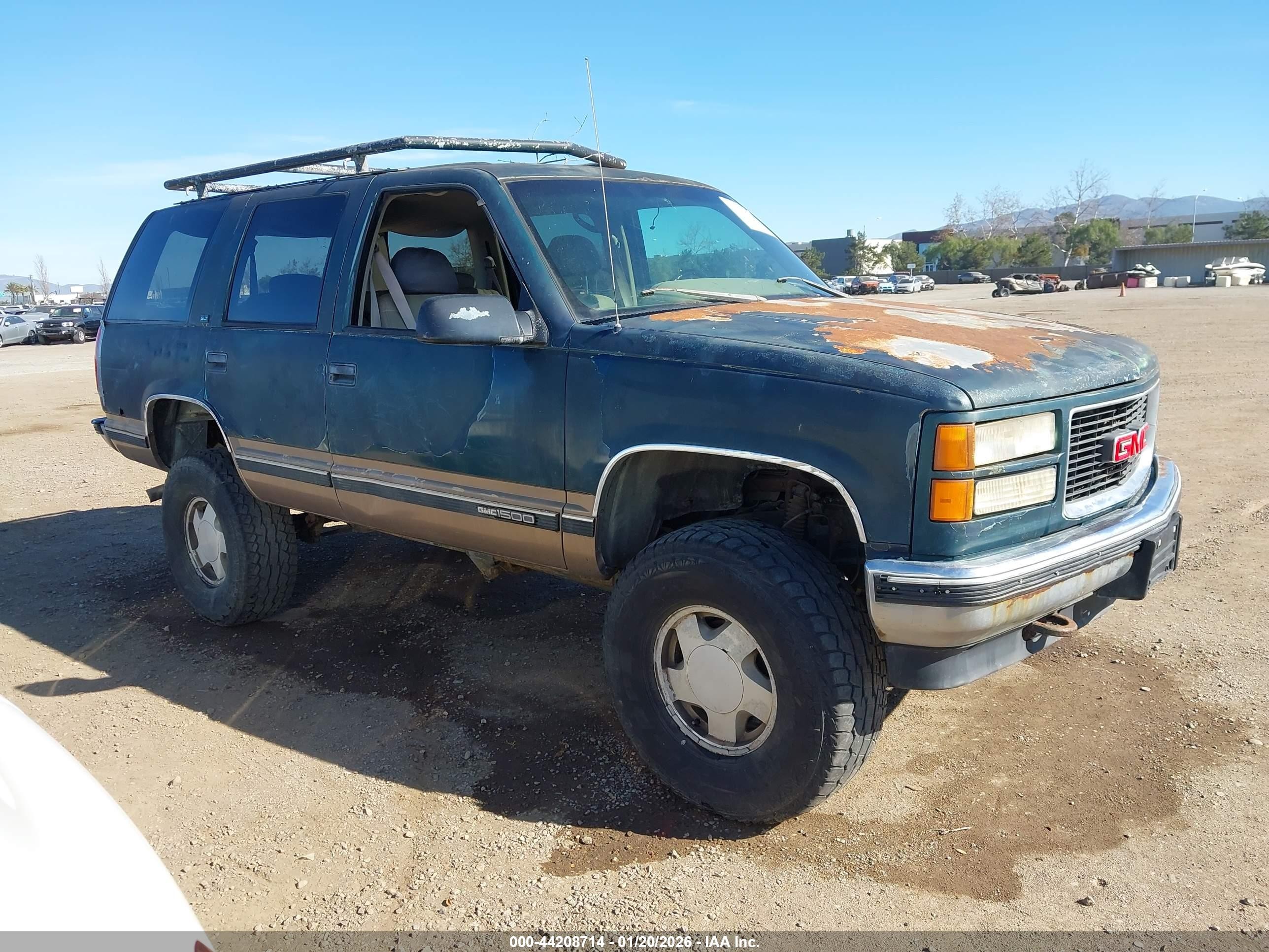 1996 GMC Yukon, VIN 1GKEK13R0TJ733572 — Rear end