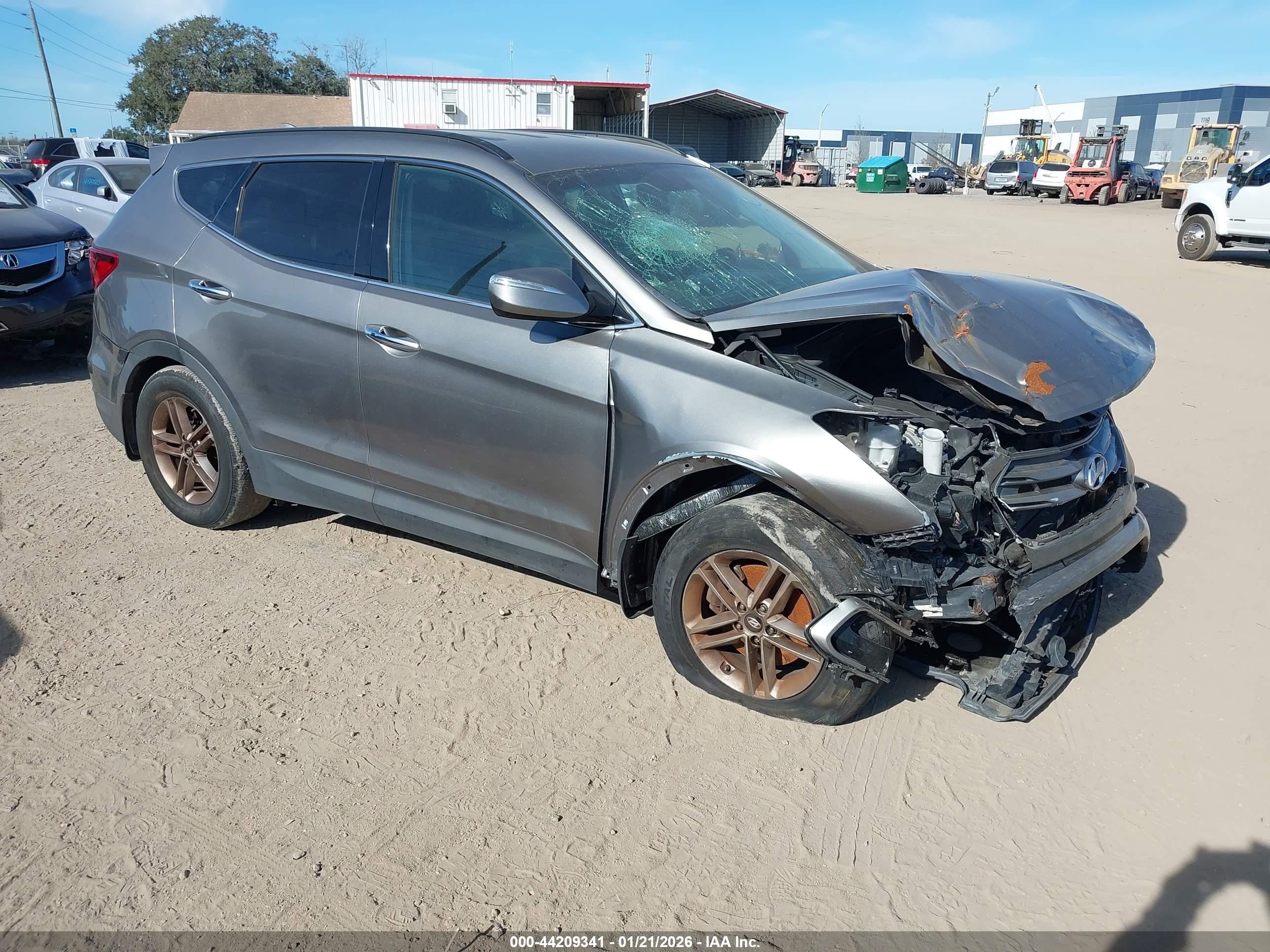 2018 Hyundai Santa Fe 2.4L, VIN 5NMZU3LBXJH064557 — Front end