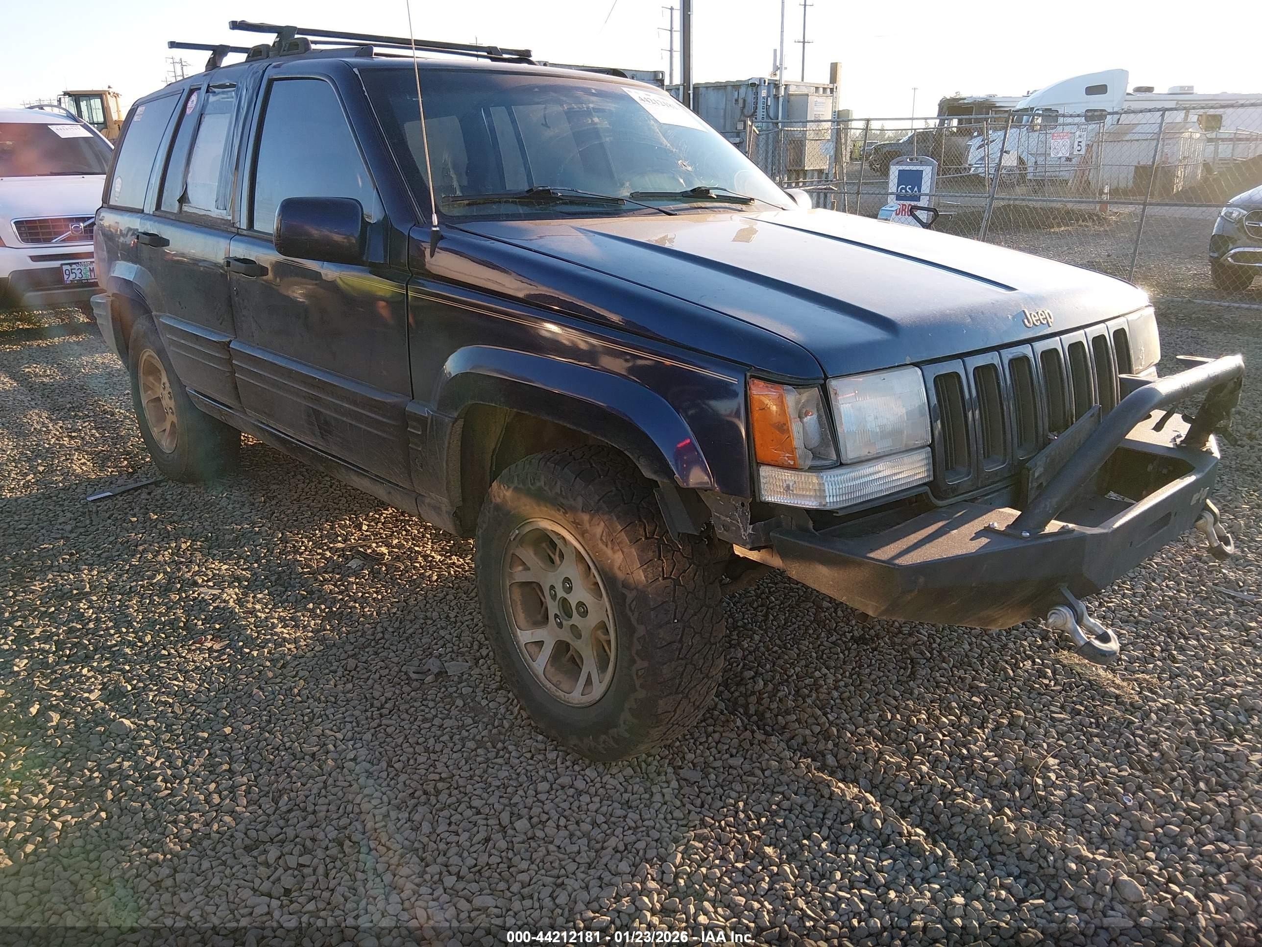 1997 Jeep Grand Cherokee Limited, VIN 1J4GZ78S7VC596243 — Rear end