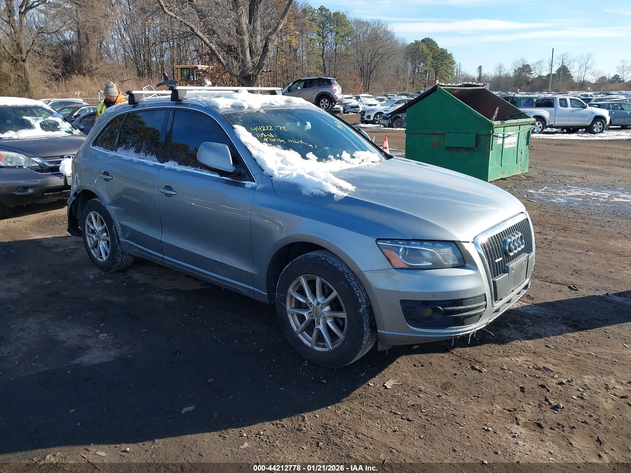 2011 Audi Q5 Premium Plus, VIN WA1LFAFP1BA101206 — Rear end