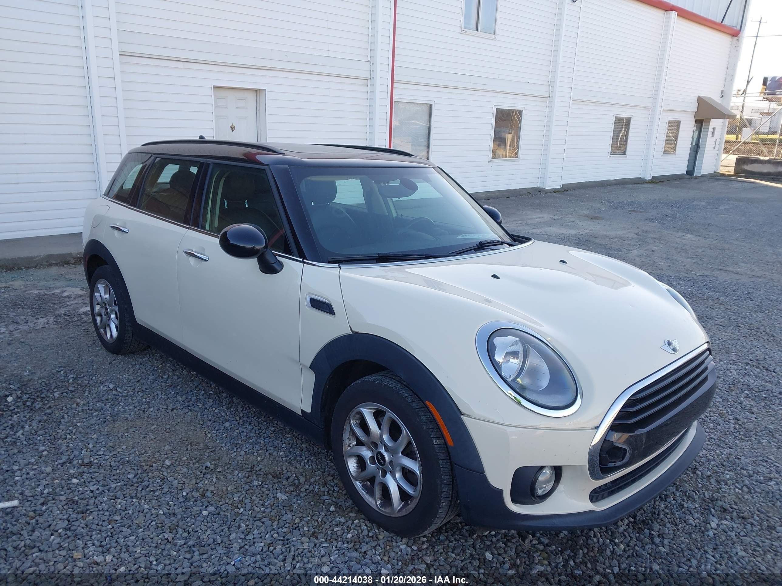 2016 MINI Clubman, VIN WMWLN5C56G2E07029 — Не указано