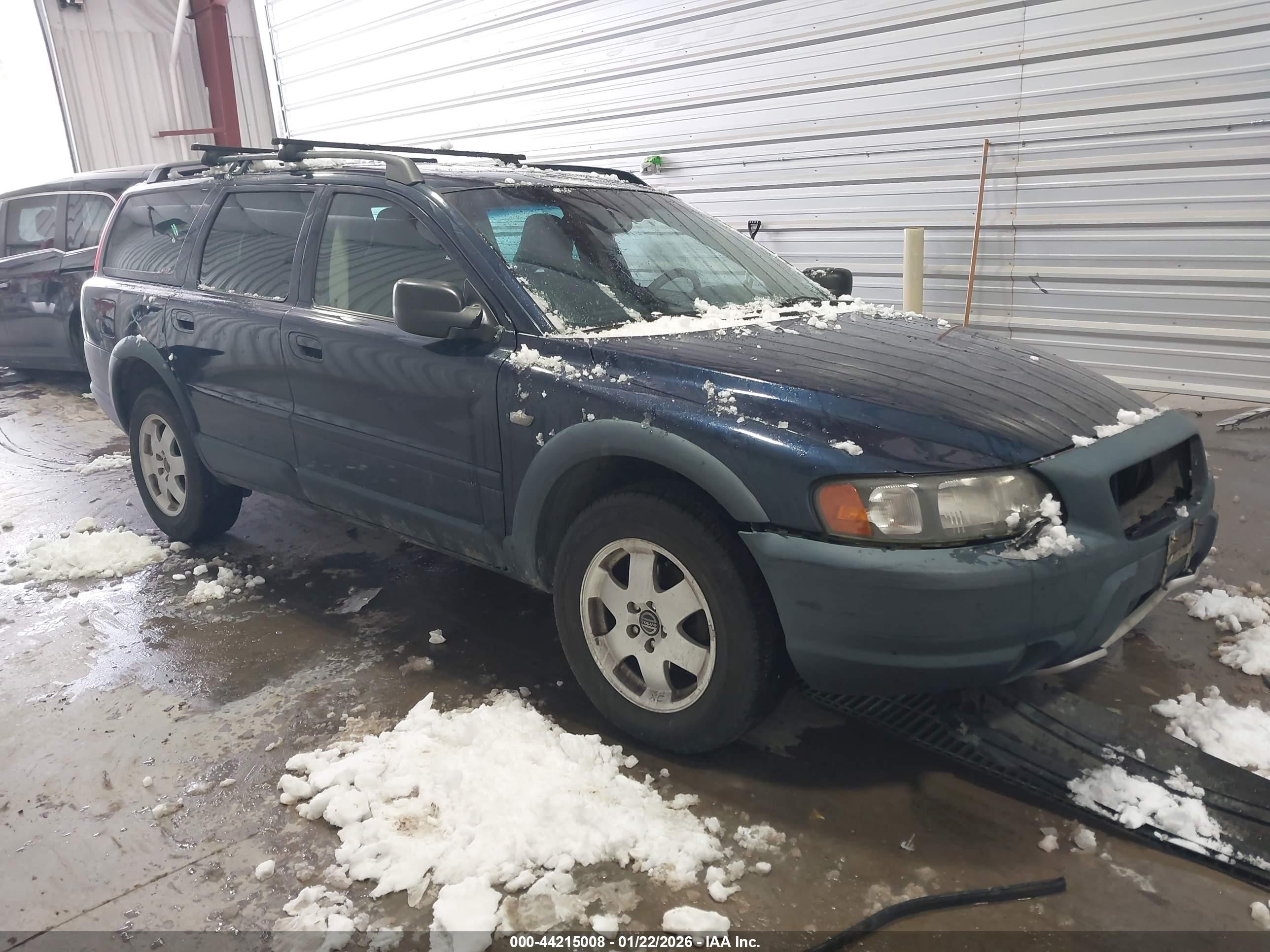 2003 Volvo V70 XC70, VIN YV1SZ59HX31107716 — Перед