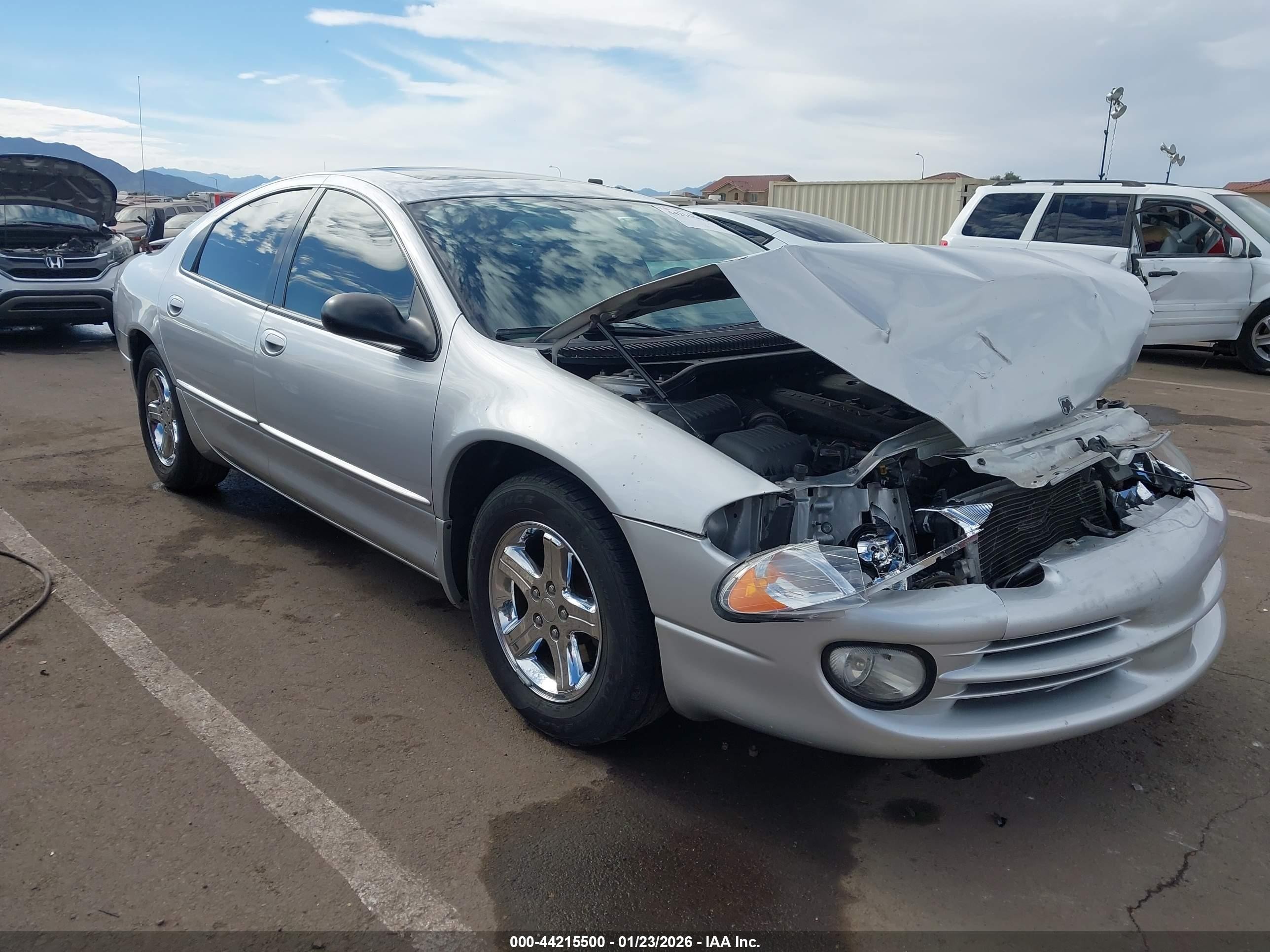 2004 Dodge Intrepid ES, VIN 2B3HD56G94H643605 — Перед