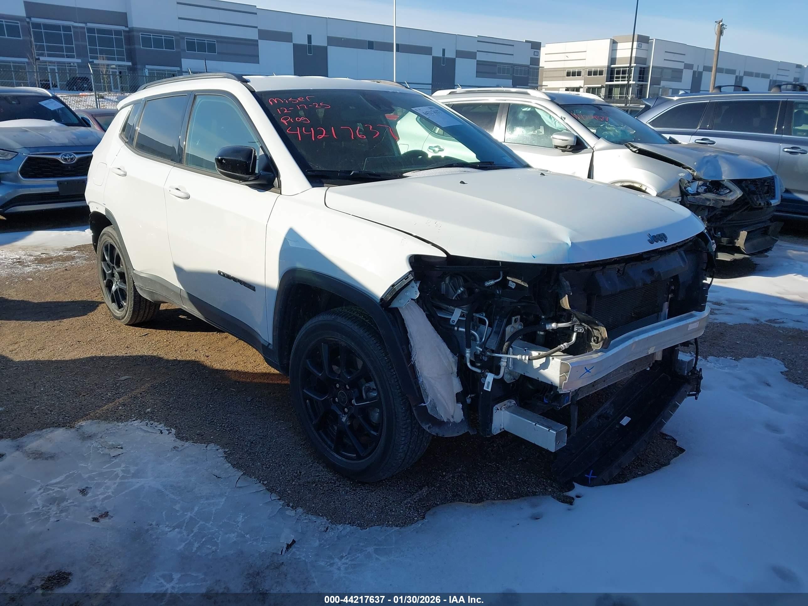 2025 Jeep Compass Latitude, VIN 3C4NJDBNXST555594 — Auction photo