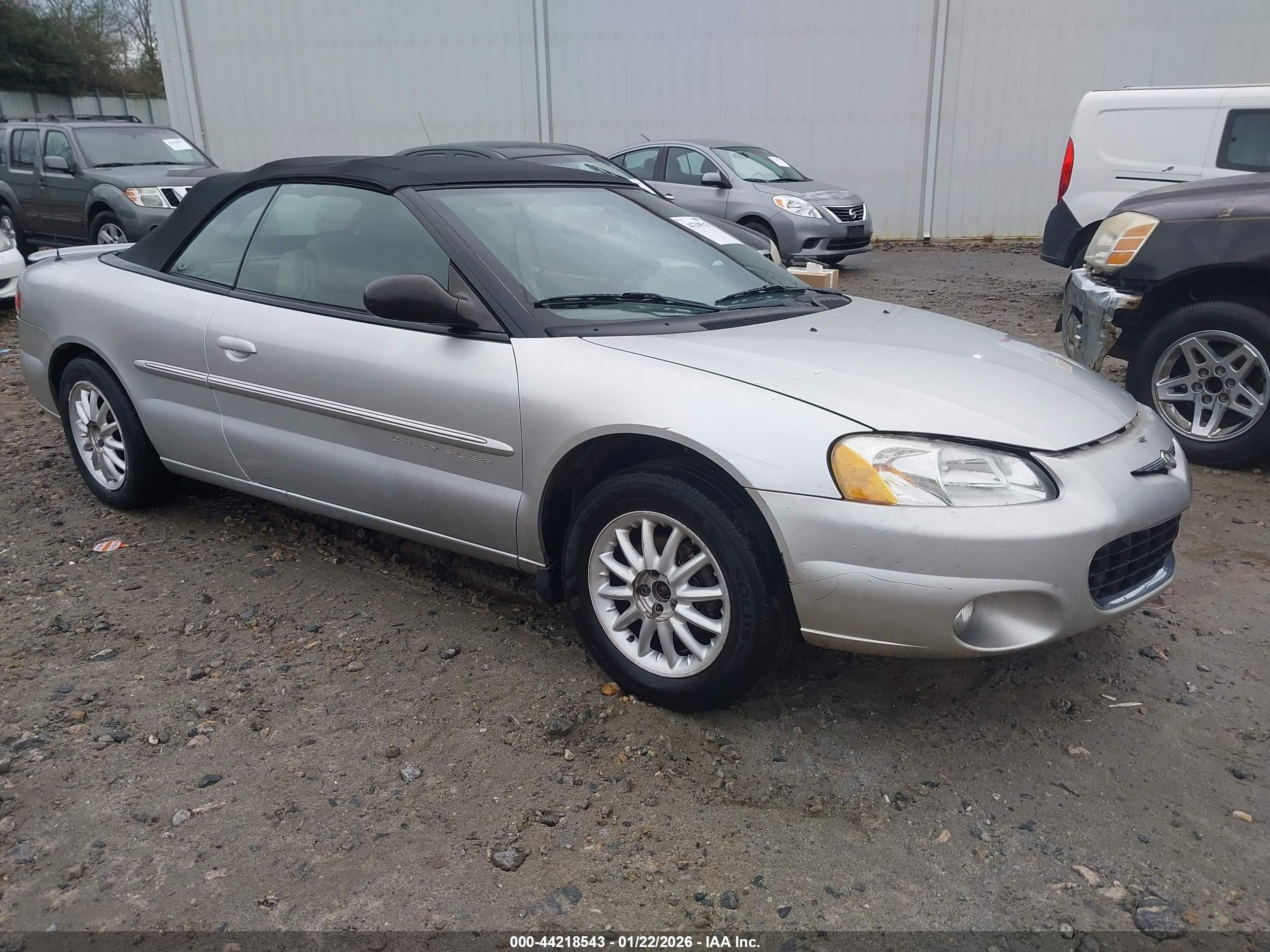 2001 Chrysler Sebring LXi, VIN 1C3EL55U61N688553 — Перед
