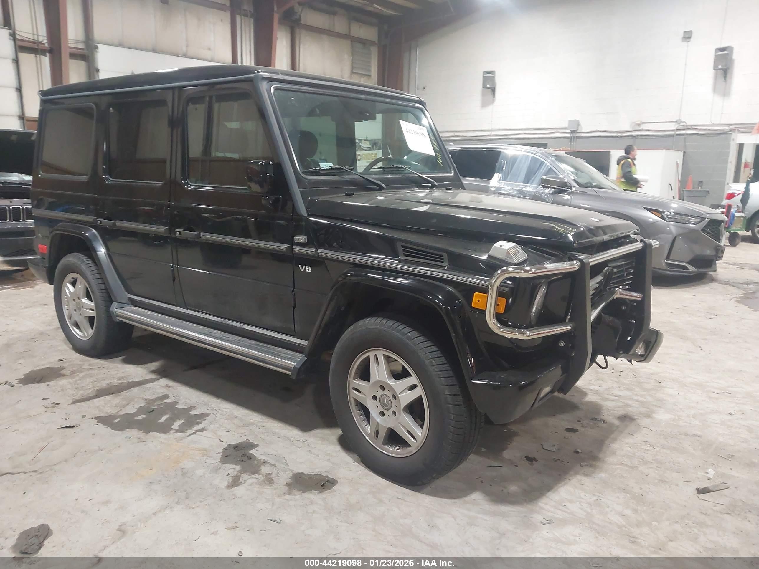 2002 Mercedes-Benz G 500, VIN WDCYR49E52X128365 — Front end