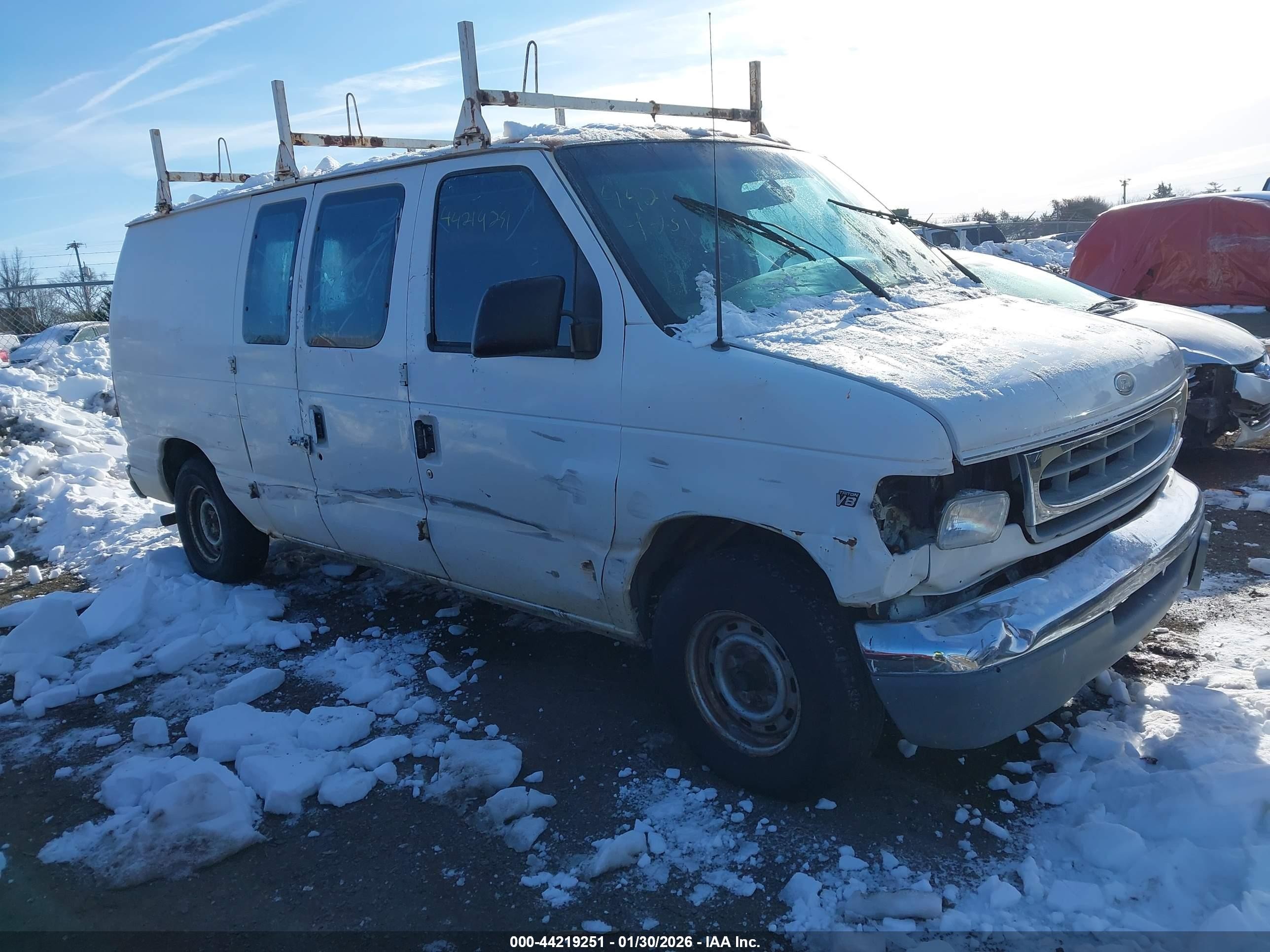 2000 Ford E-150, VIN 1FTRE14L5YHB70726 — Side