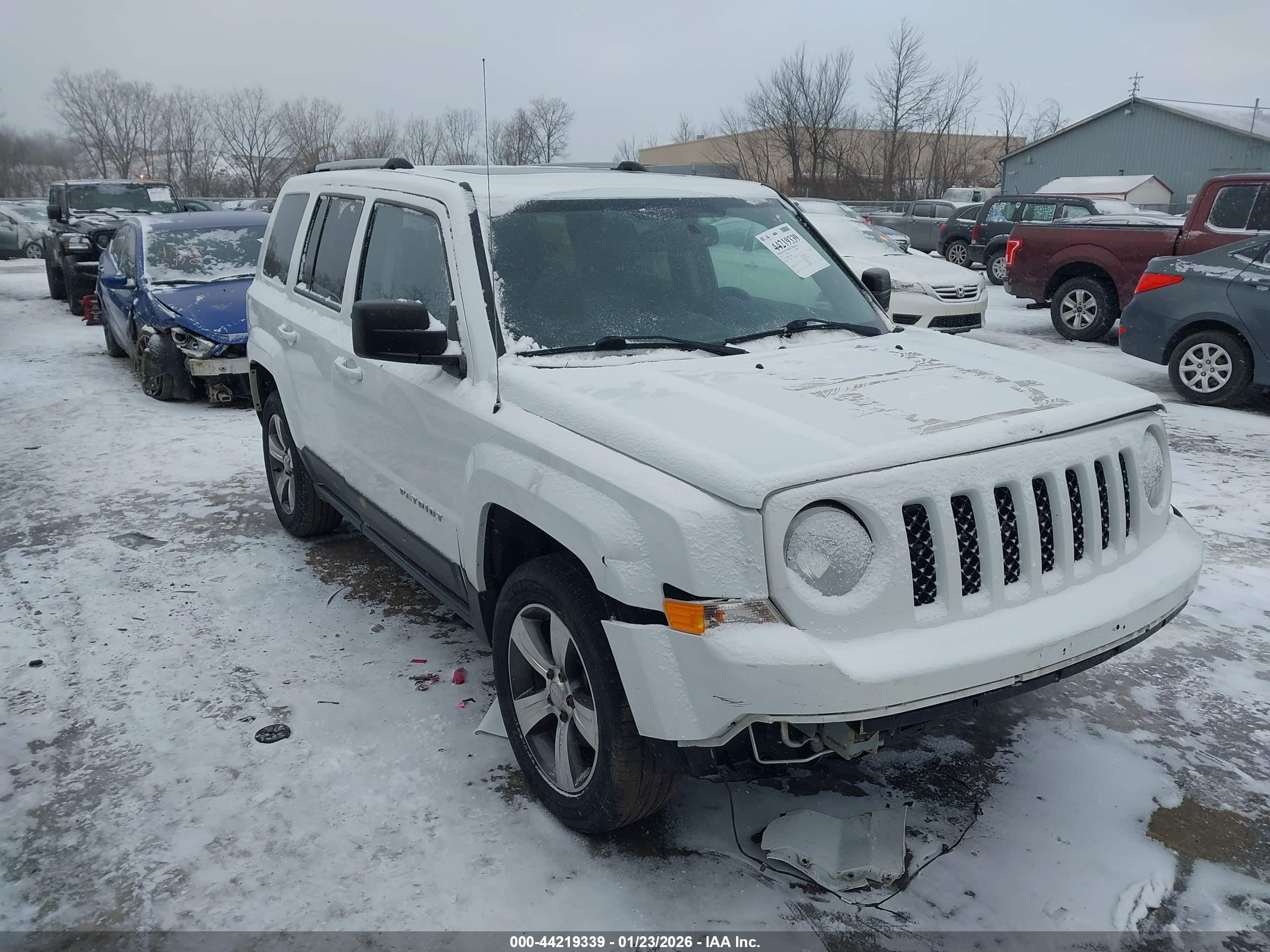 2017 Jeep Patriot High Altitude, VIN 1C4NJRFB1HD195076 — Front end