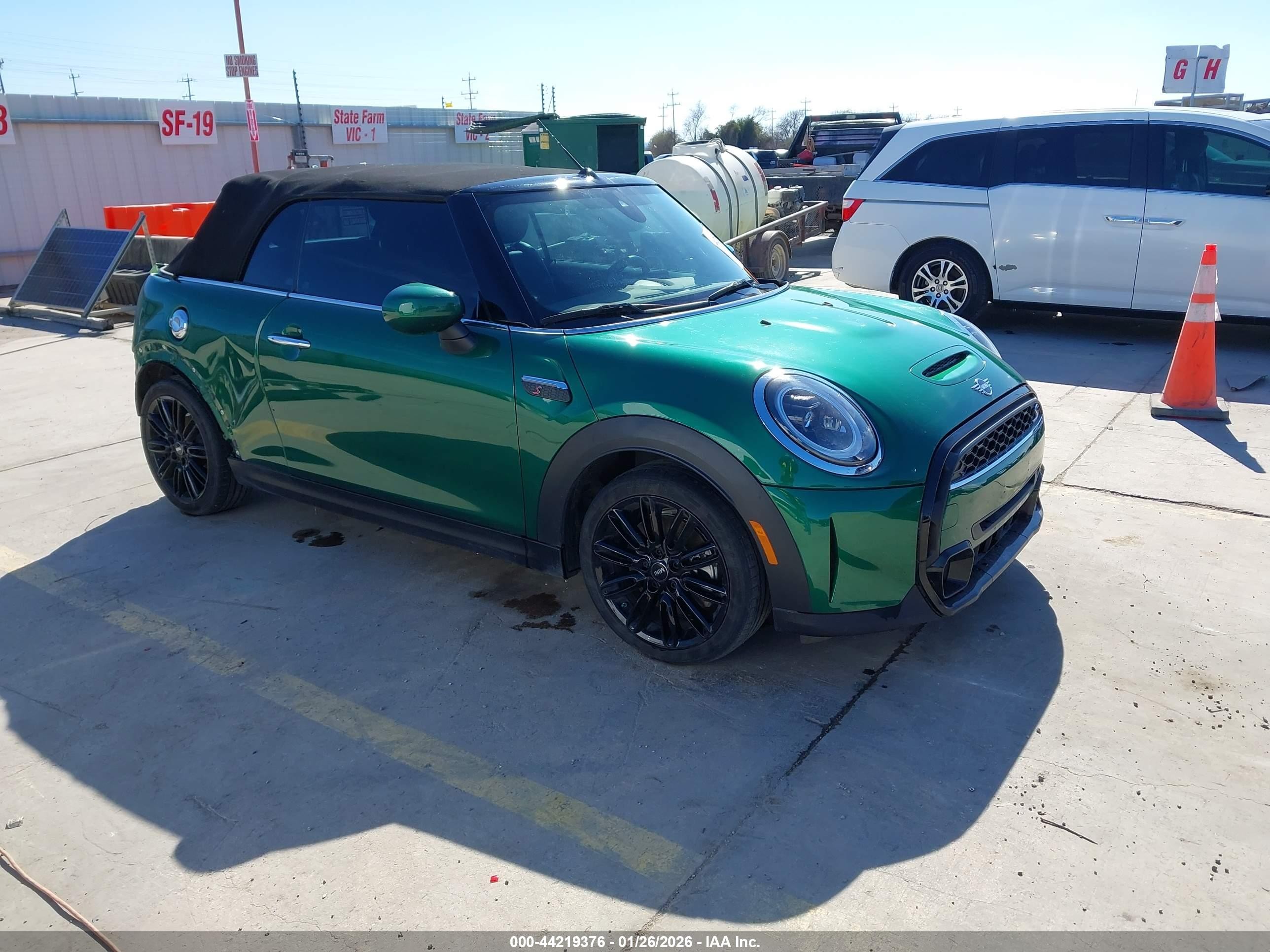 2024 MINI Convertible Cooper S, VIN WMW43DL02R3R34441 — Rear end