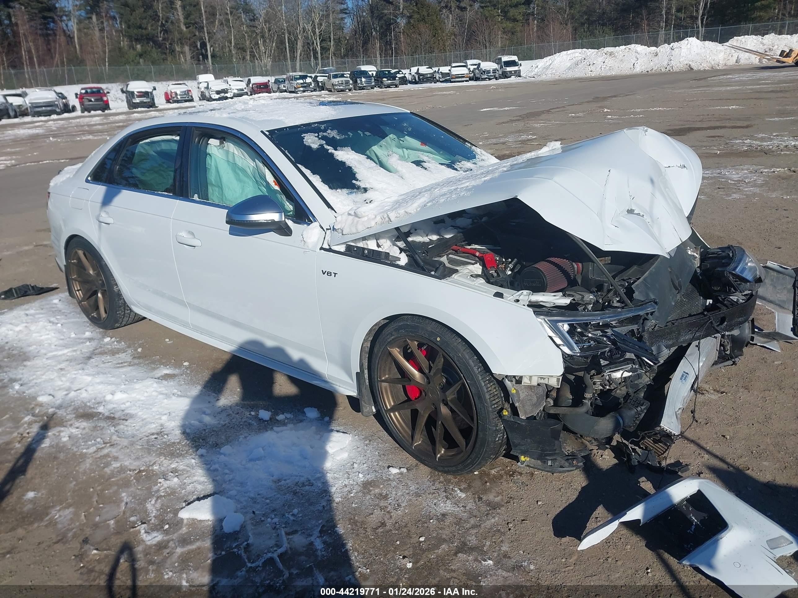 2018 Audi S4 Premium Plus, VIN WAUB4AF41JA003088 — Перед