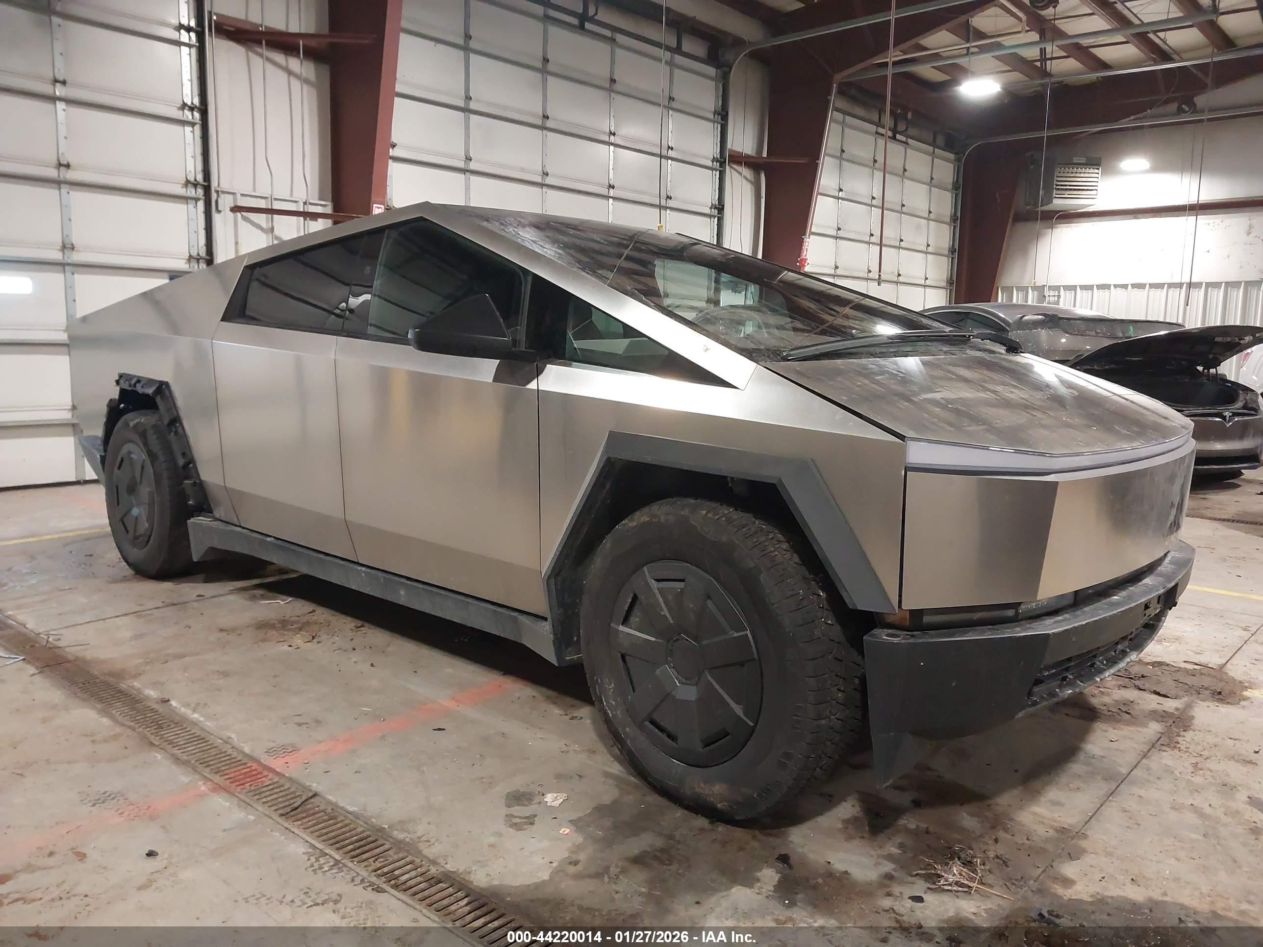 2025 Tesla Cybertruck, VIN 7G2CEHED8SA070952 — Rear end