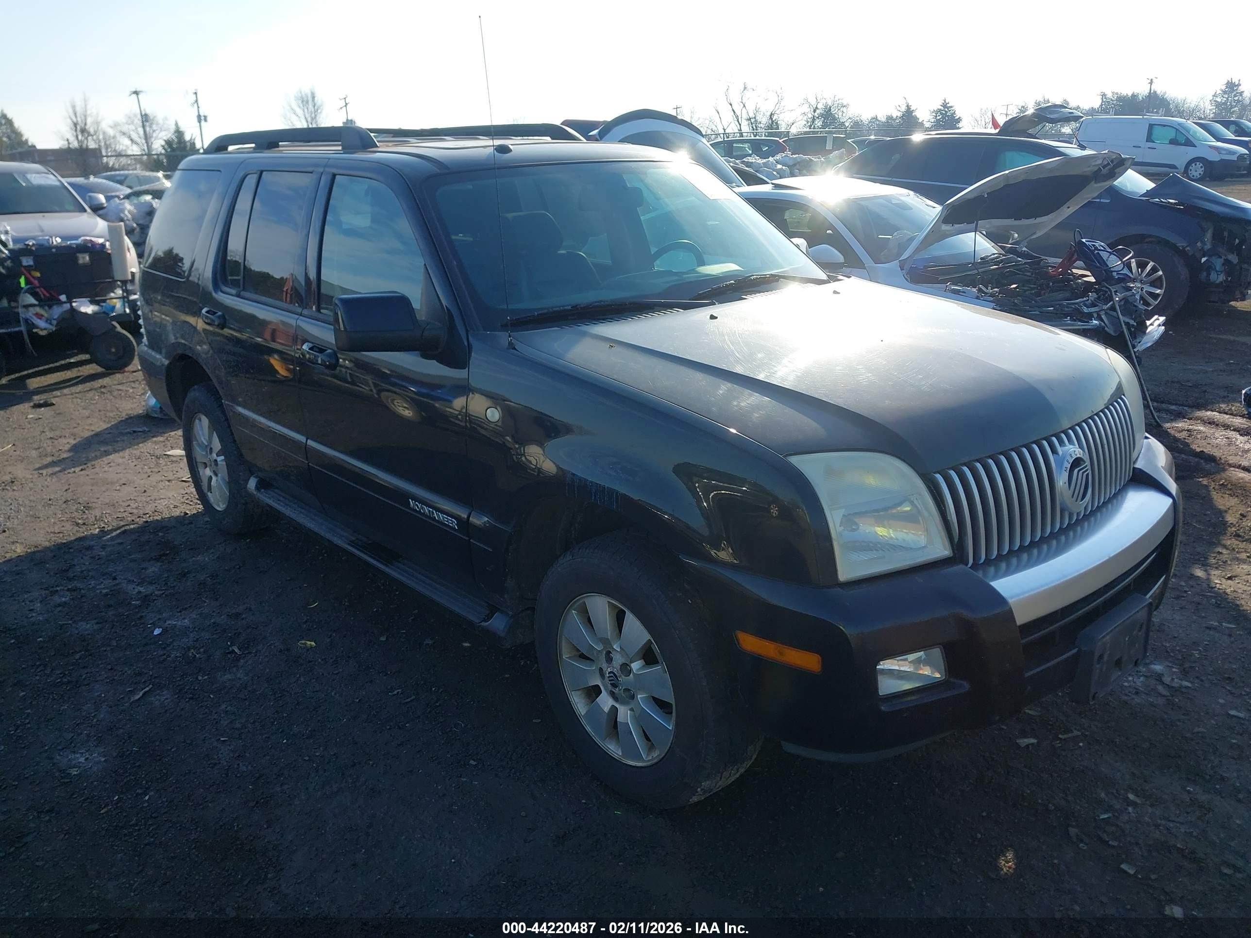 2007 Mercury Mountaineer, VIN 4M2EU47E97UJ00596 — Side