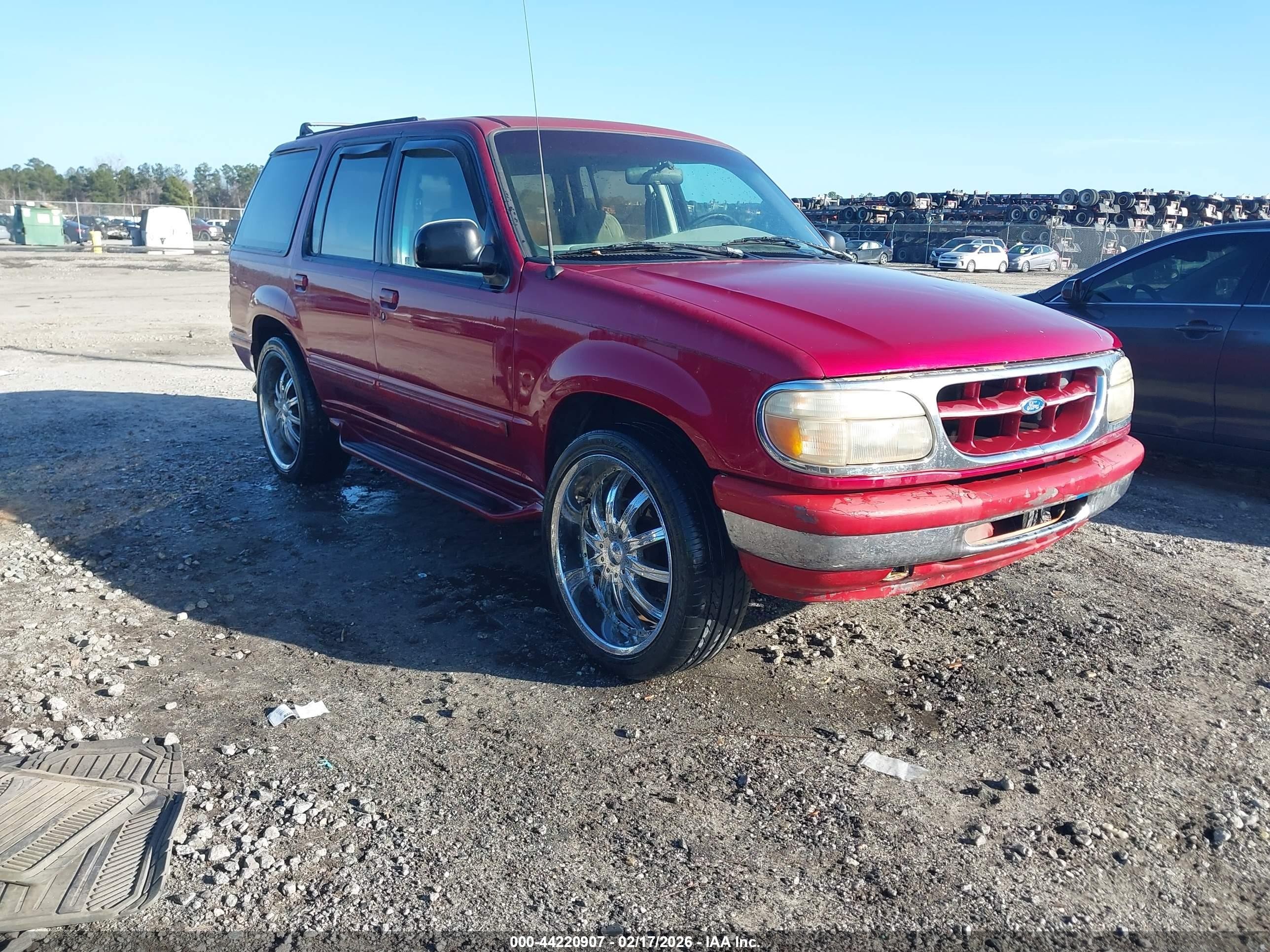 1995 Ford Explorer Eddie Bauer, VIN 1FMDU32X4SUA80928 — Бок