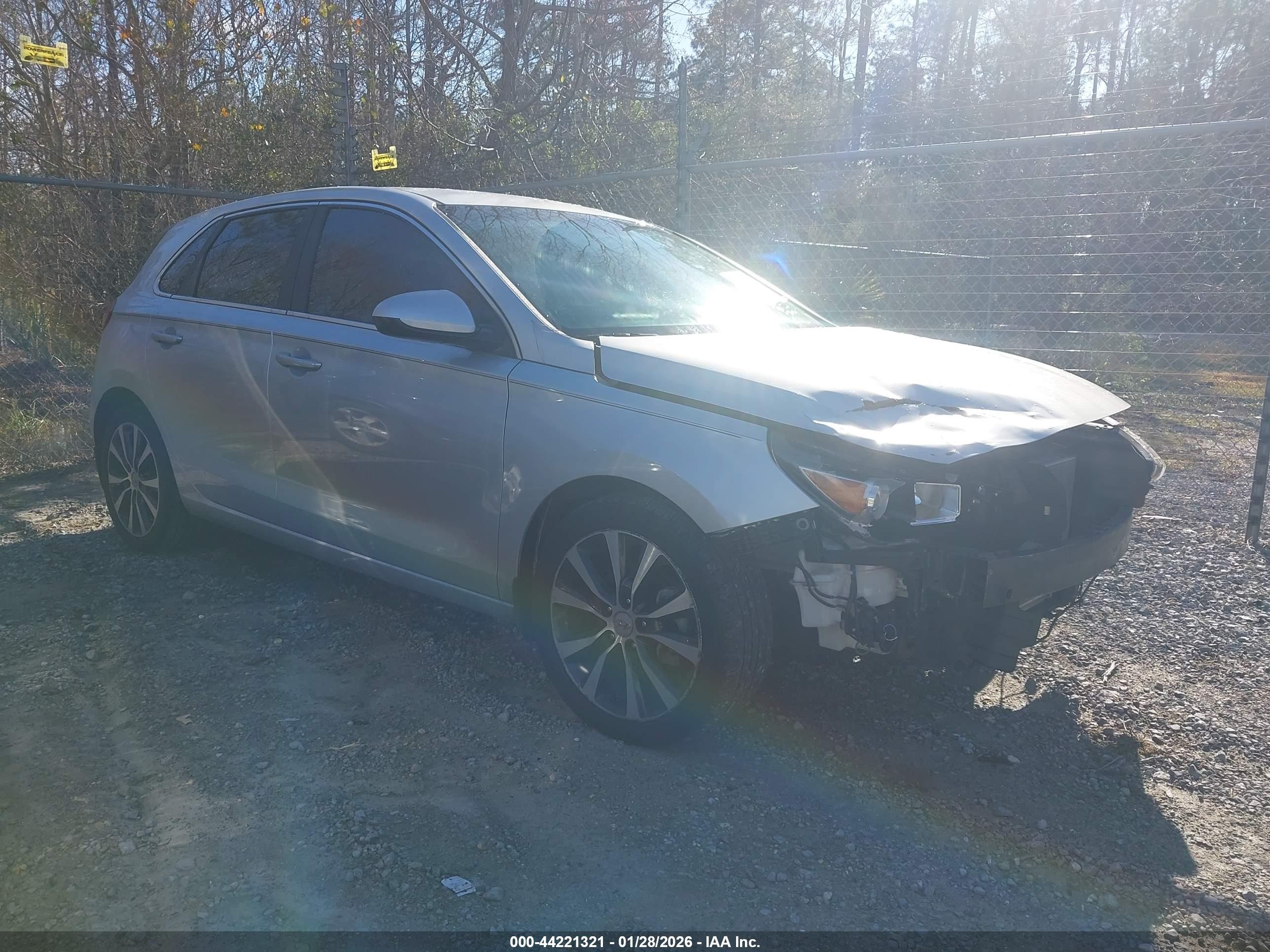 2018 Hyundai Elantra, VIN KMHH35LE5JU041261 — Front end