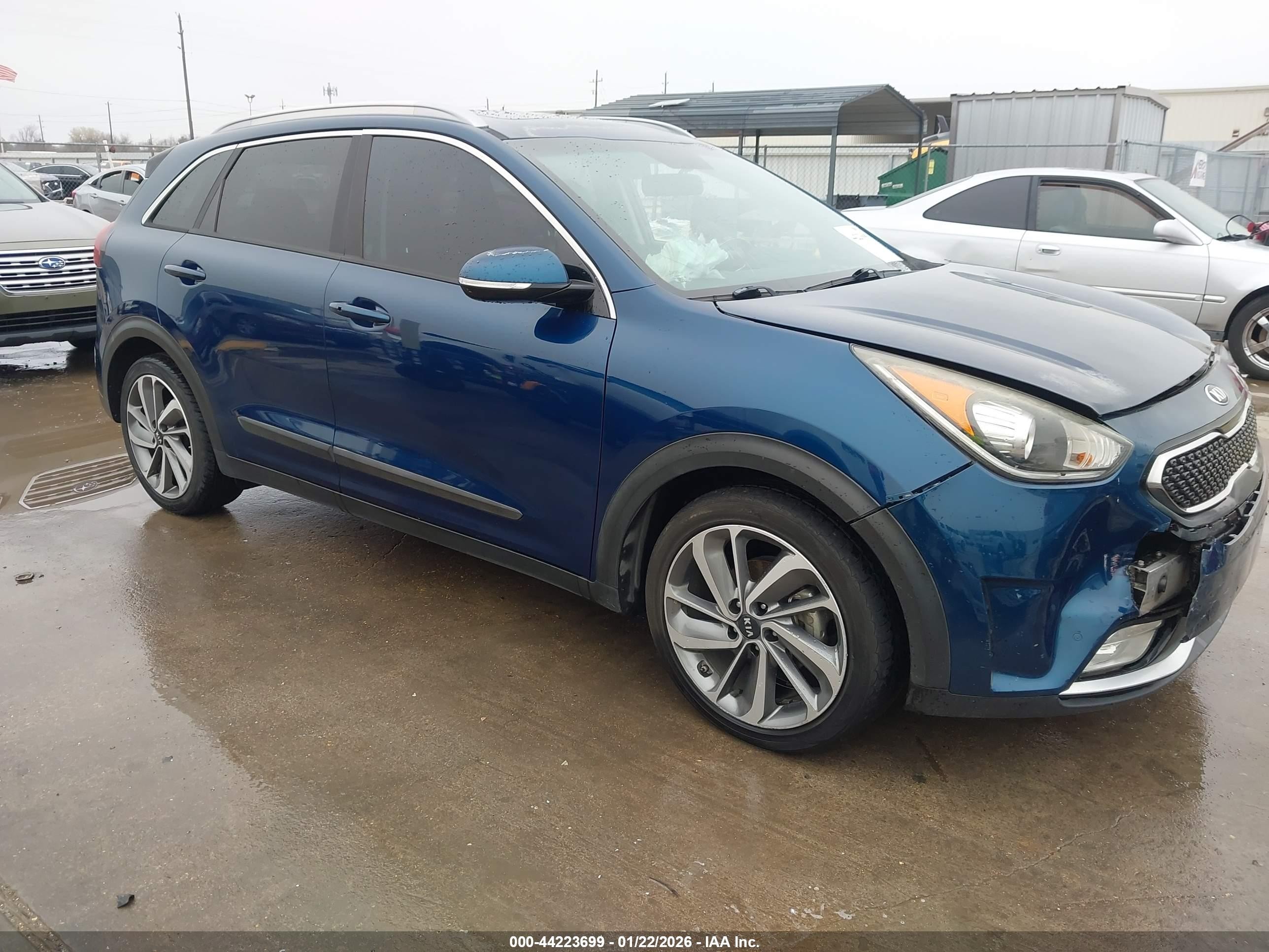 2017 Kia Niro Touring, VIN KNDCE3LC5H5077855 — Front end